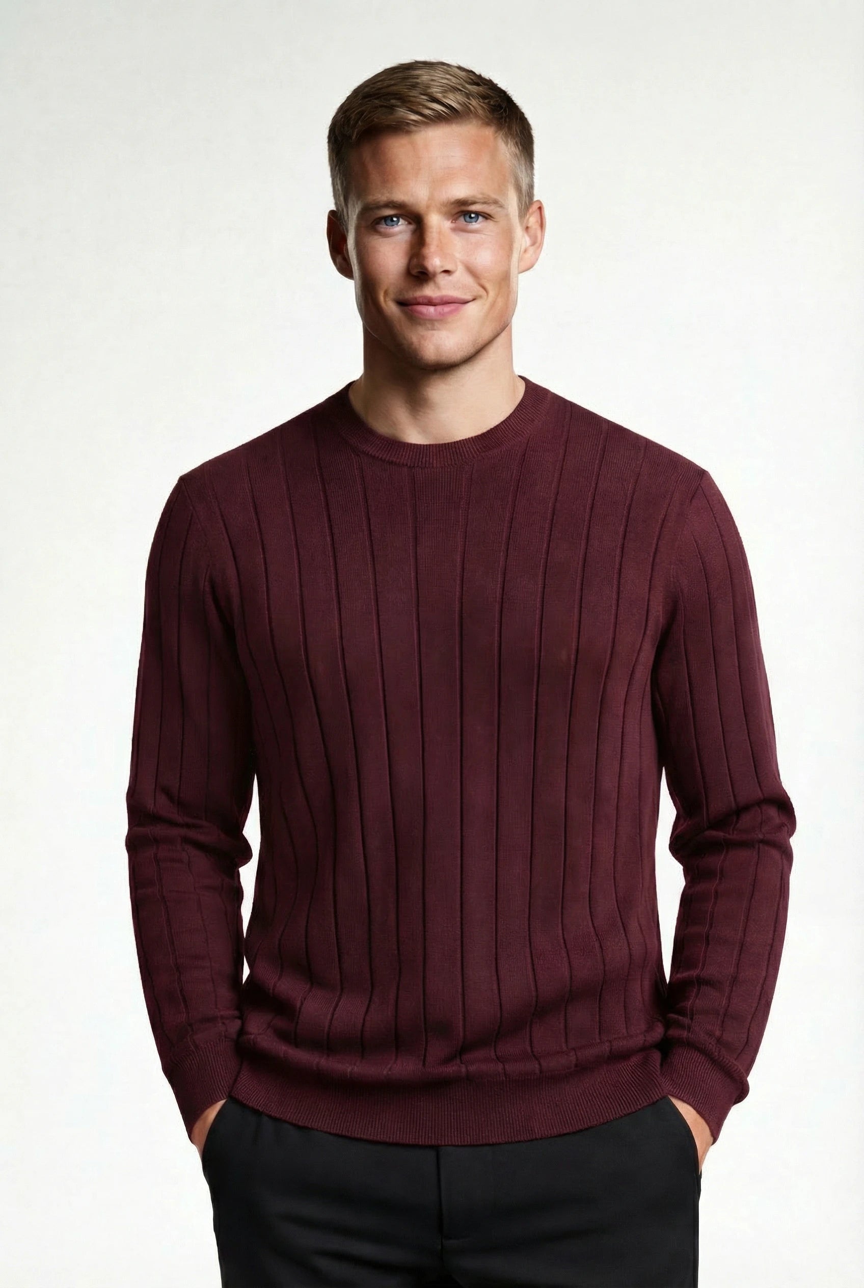 Ribstrikket herresweater med rund hals – Langærmet, bourgogne