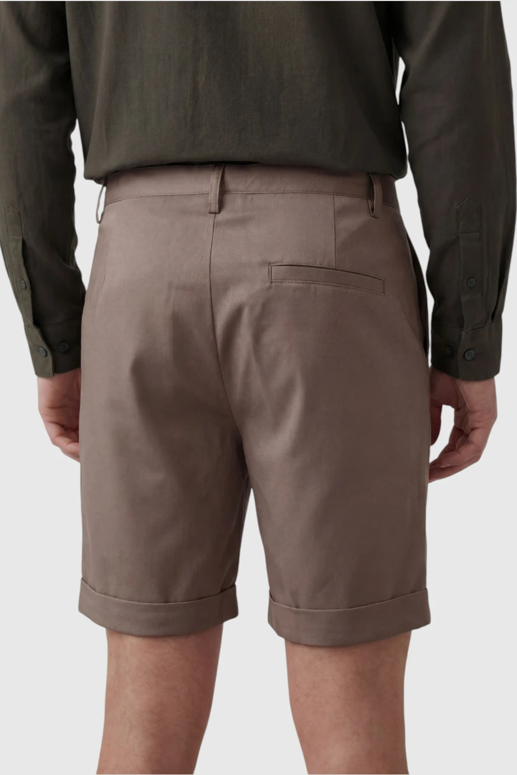 Herreshorts med læg og lommer – Taupe og alsidige