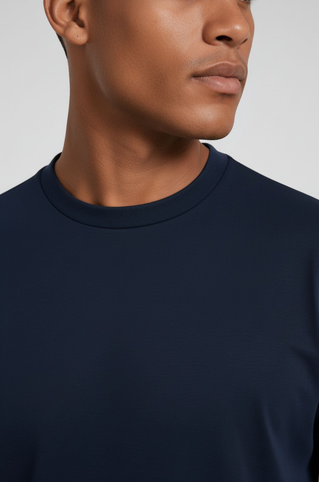 Herre Slim-Fit T-Shirt i Marineblå - - Herre T-shirts - Valmont Wear