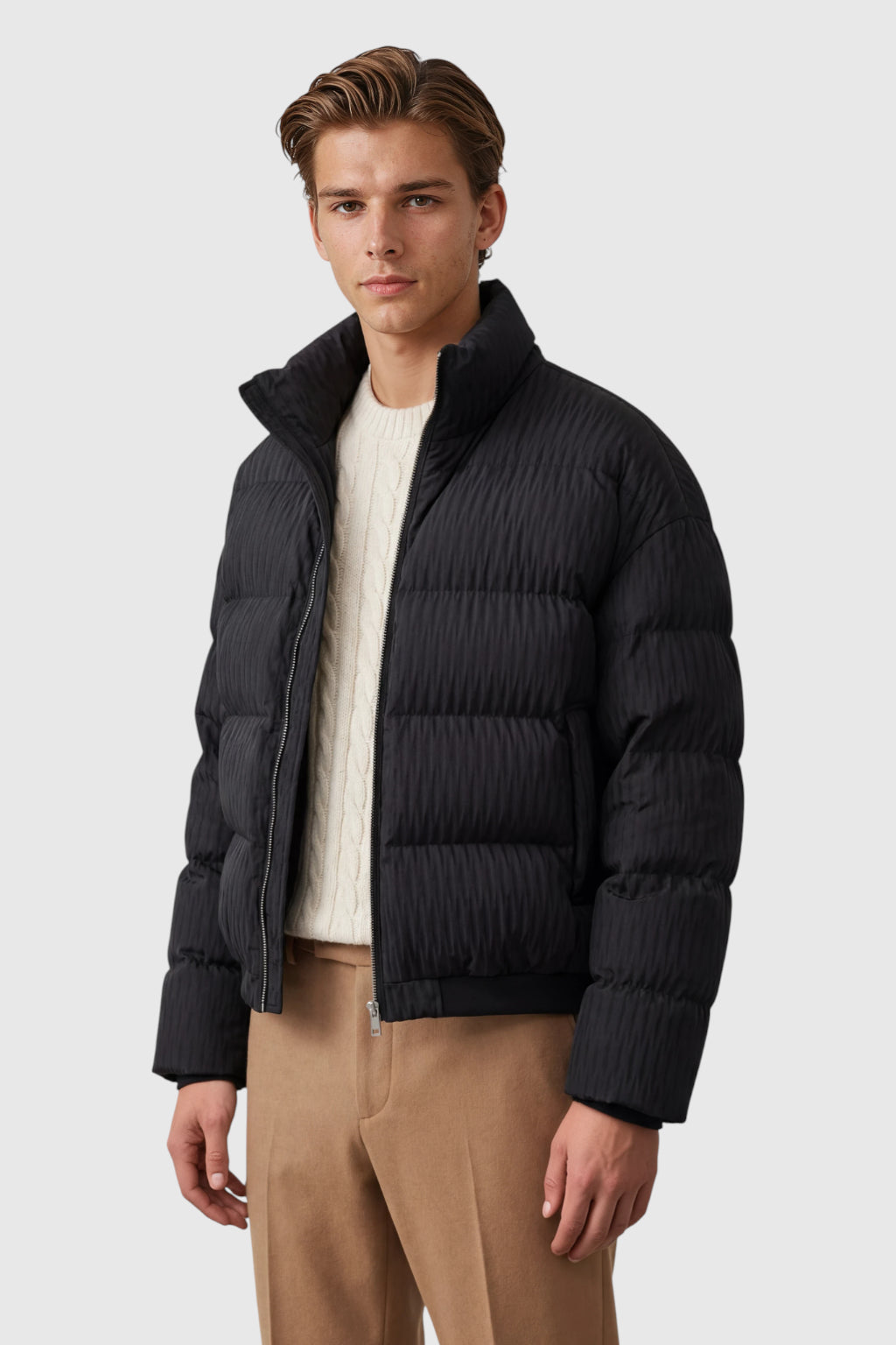 Kort quiltet pufferjakke med ståkrave – sort
