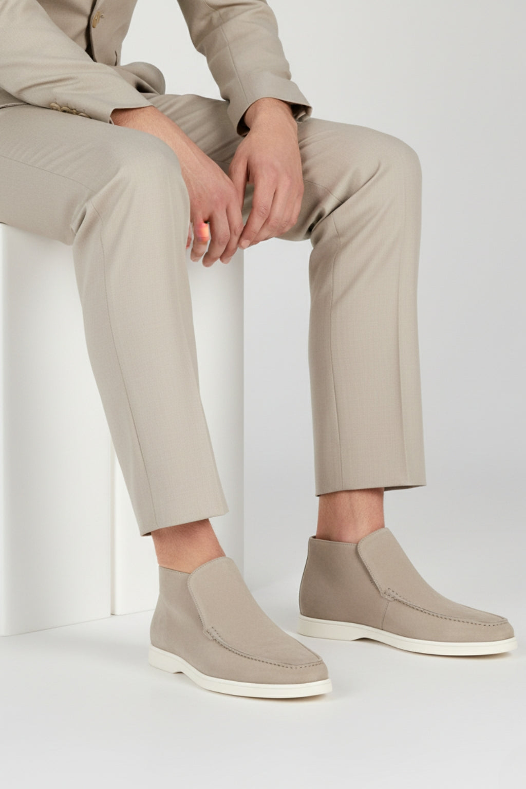 Herre Ruskinds Loafer Støvler – Slip-On Chukka Stil, Flad Hæl – Greige - - Boots - Valmont Wear