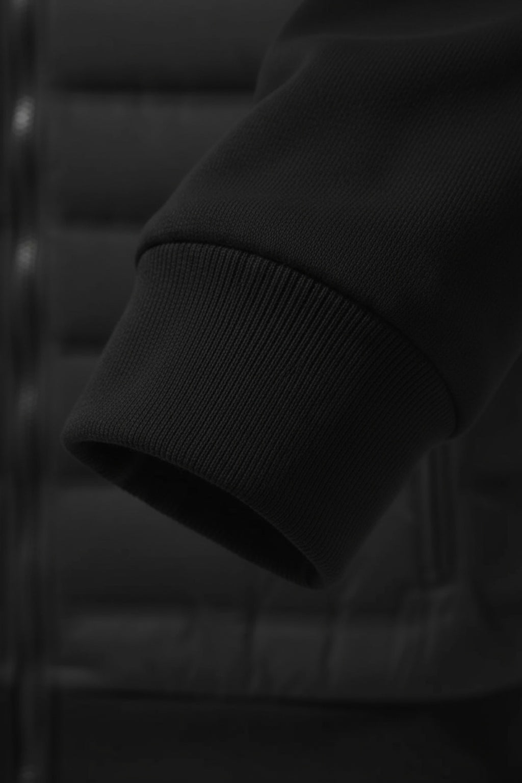 Løs pasform hættejakke med dun – Sort