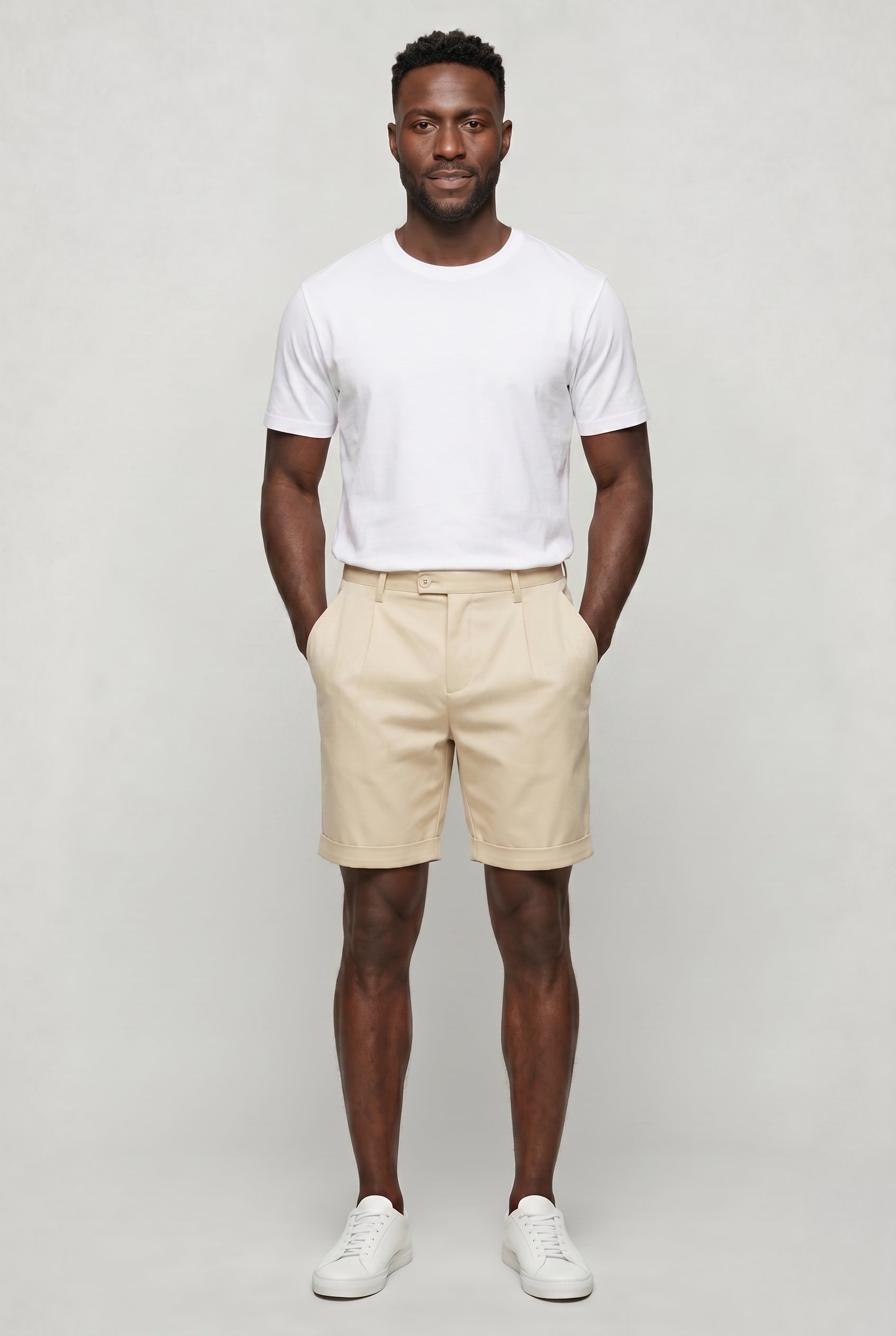 Valmont Wear off-white hør shorts model hero