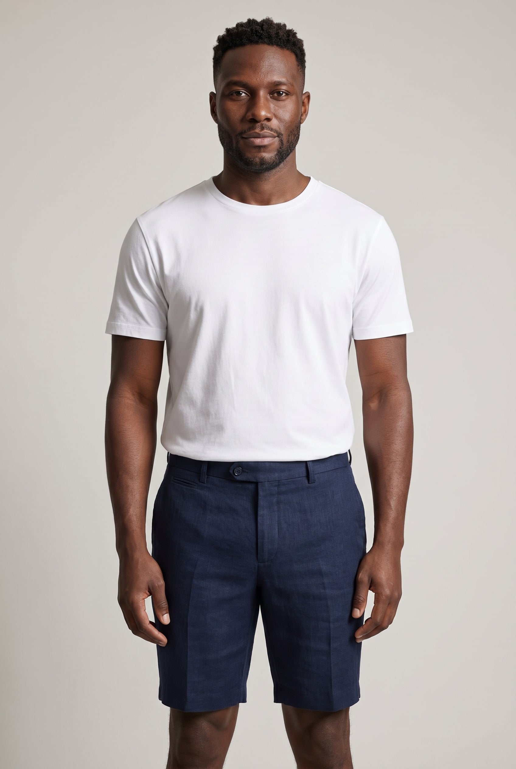 Valmont Wear marineblå hør shorts model hero