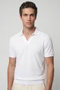 Polo hombre blanco, corte slim, de tejido técnico, transpirable, para verano