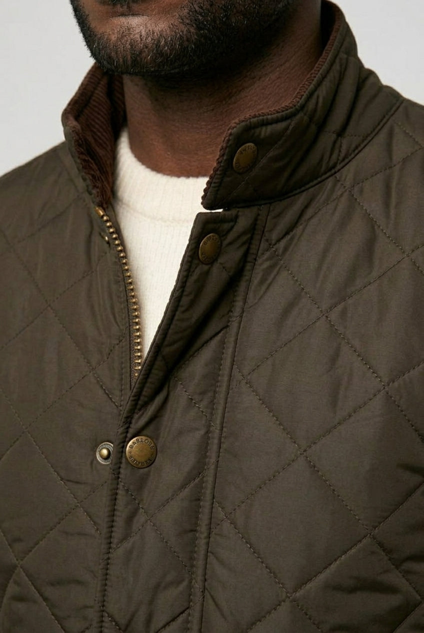 Valmont Wear armygrøn quiltet vest close-up image 5