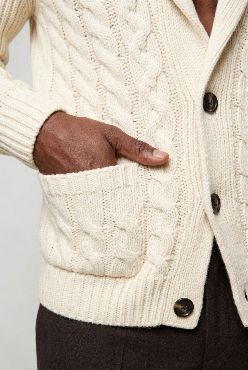 Valmont Wear cremehvid strikket cardigan med sjalskrave knit close-up image 6