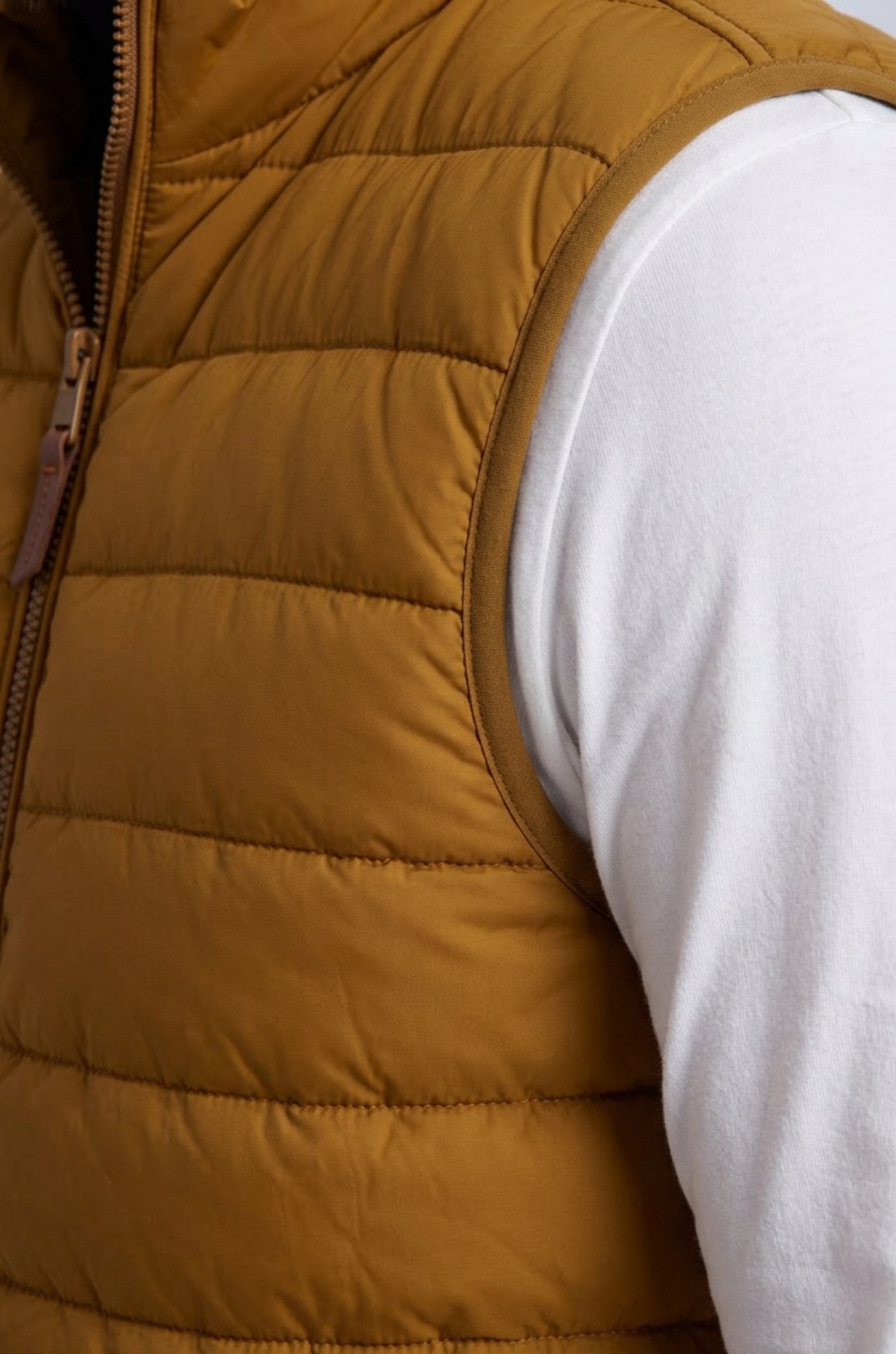 Premium Herre Gurkemeje Puffervest - 06 cuff detail
