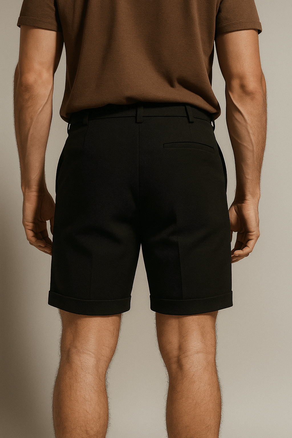 Herreshorts med læg og lommer – sort og alsidige - - Shorts - Valmont Wear