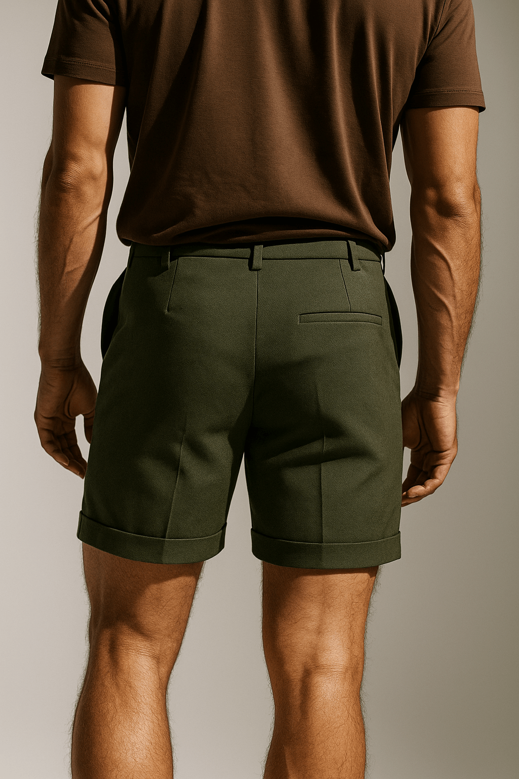 Herreshorts med læg og lommer – grøn og alsidige - - Shorts - Valmont Wear