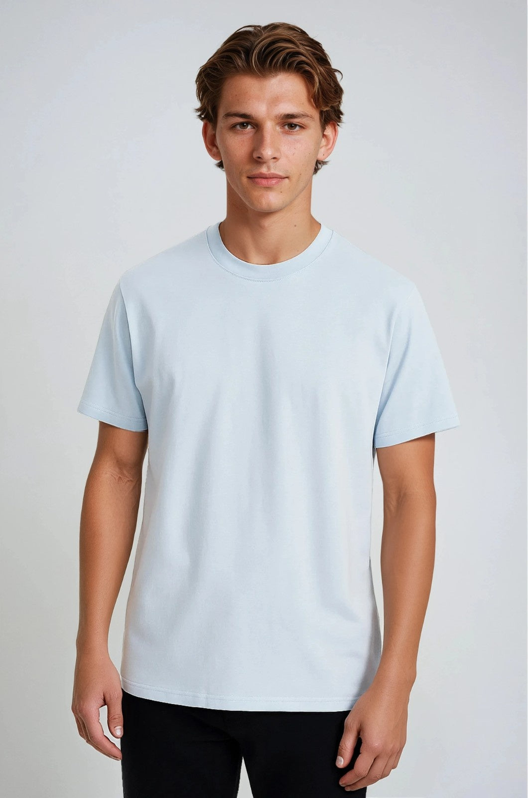 Herre T-shirt i Bomuld – Åndbar Kortærmet Rund Hals – Tågeblå - - Herre T-shirts - Valmont Wear