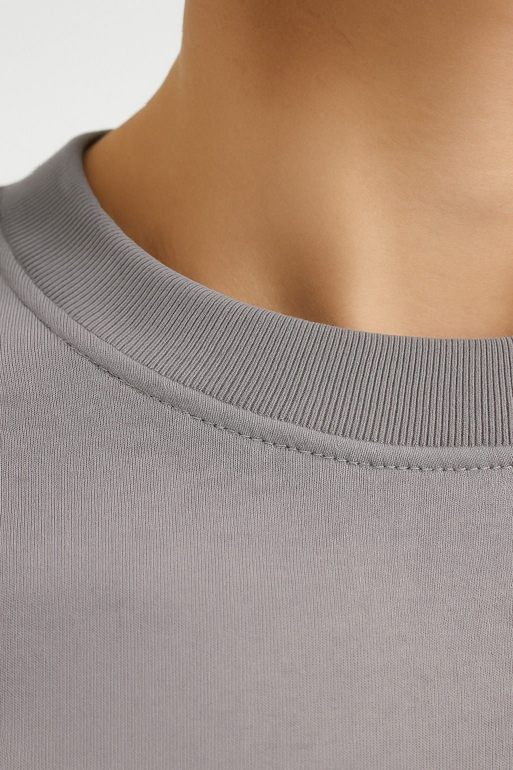 Herre T-shirt i Bomuld – Åndbar Kortærmet Rund Hals – Jerngrå - - Herre T-shirts - Valmont Wear