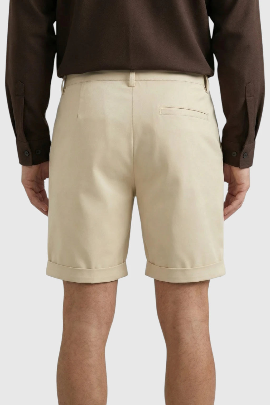 Herreshorts med læg og lommer - beige og alsidige - Shorts - Valmont Wear
