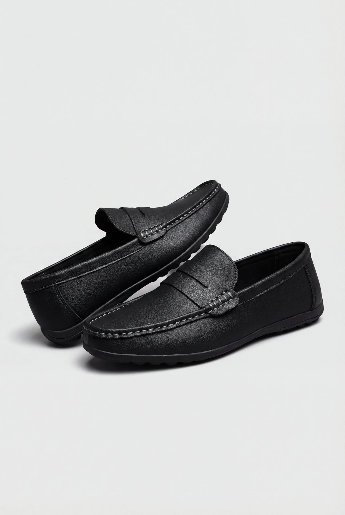 Sorte slip-on penny loafers til mænd med gummisål - Loafers - Valmont Wear