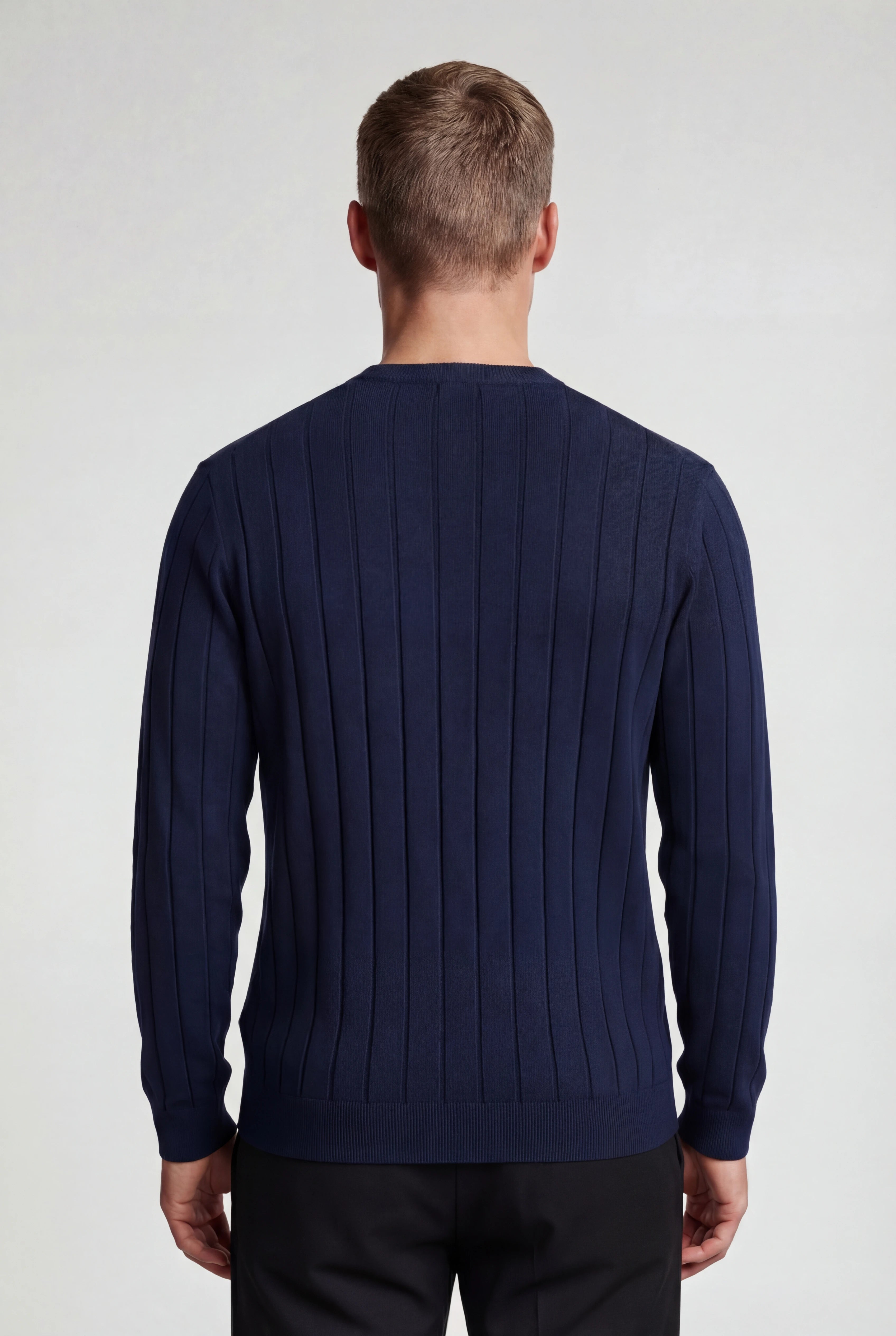 Ribstrikket herresweater med rund hals – Langærmet, navyblå