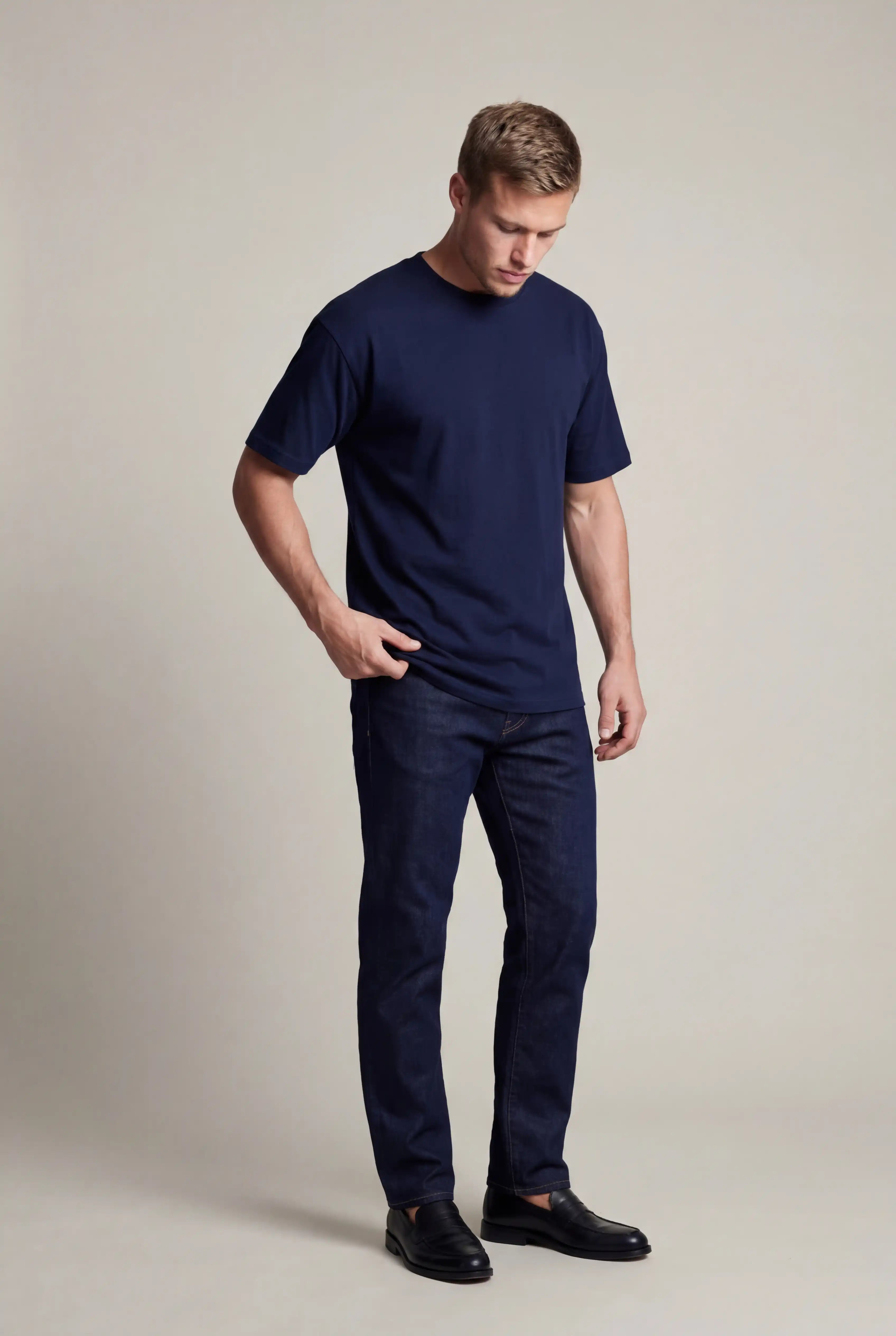 Herre T-shirt i Bomuld – Åndbar Kortærmet Rund Hals – Marineblå