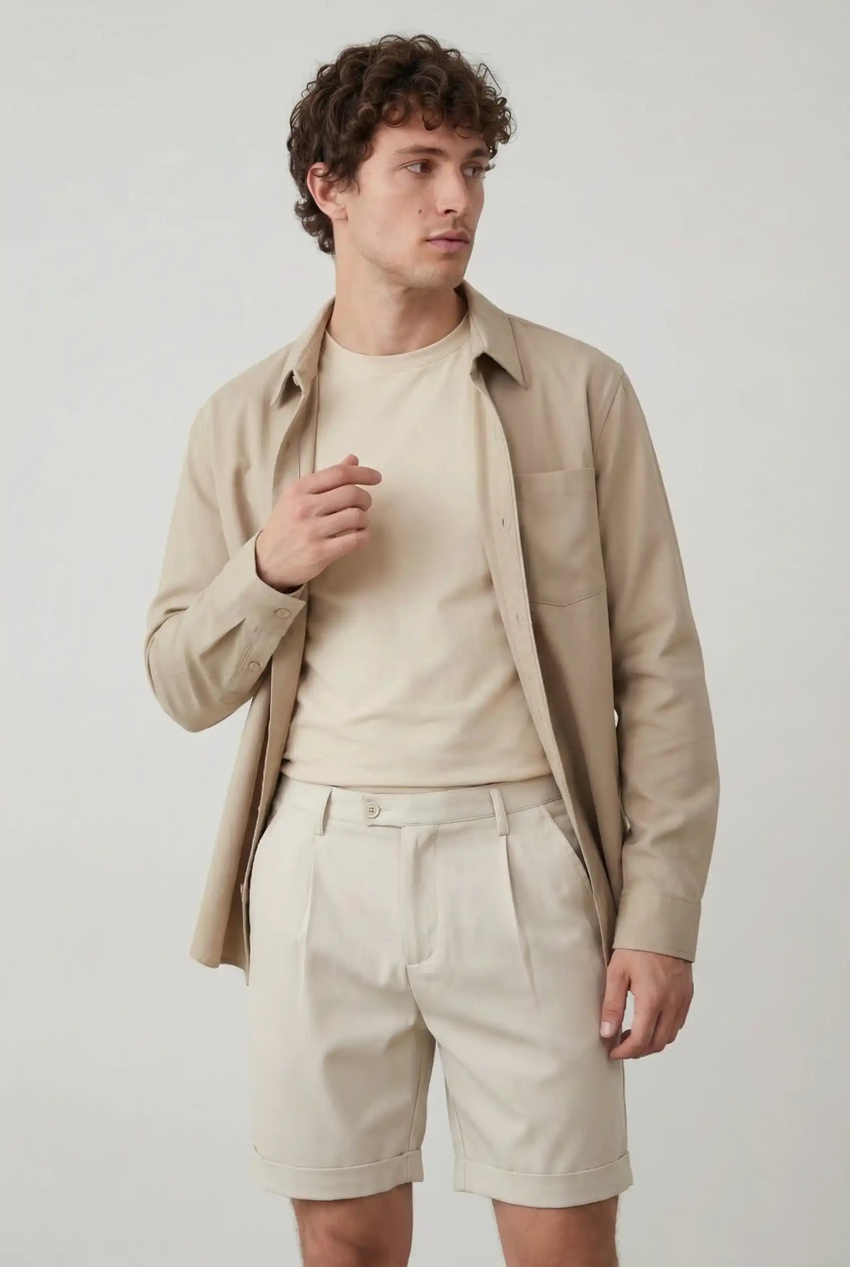 Herreshorts med læg og lommer – offwhite og alsidige