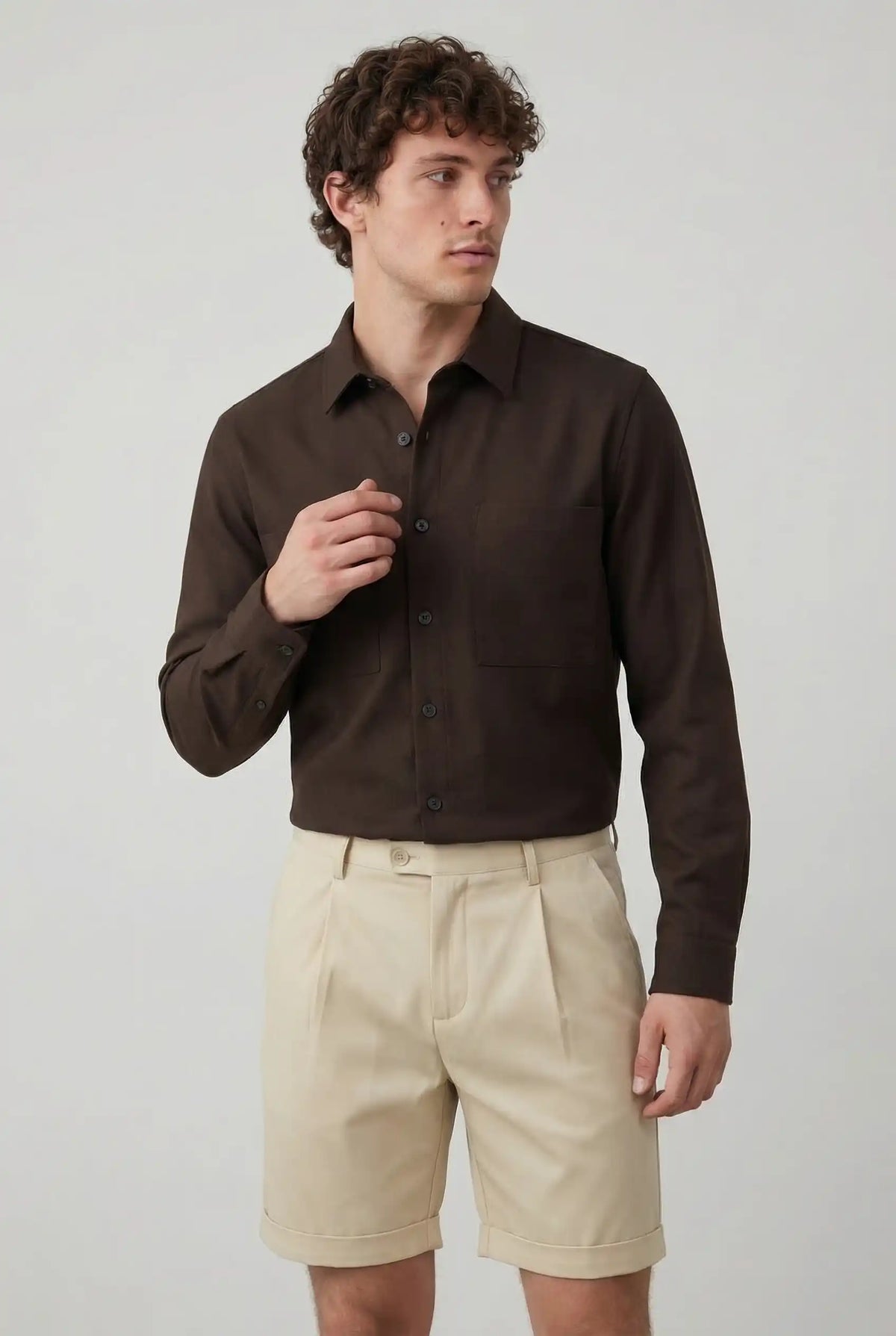 Herreshorts med læg og lommer - beige og alsidige - Shorts - Valmont Wear