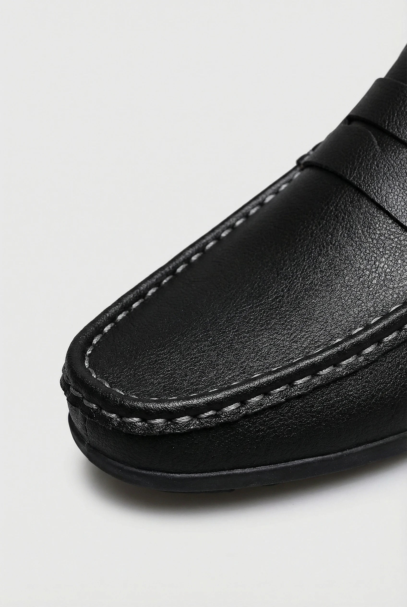 Sorte slip-on penny loafers til mænd med gummisål