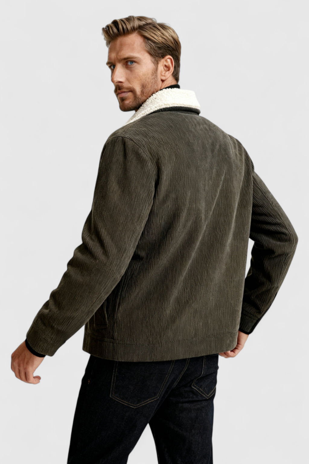 Herrejakke i fløjl med sherpa-krave og trykknapper - Kaffebrun - - Jakker - Valmont Wear