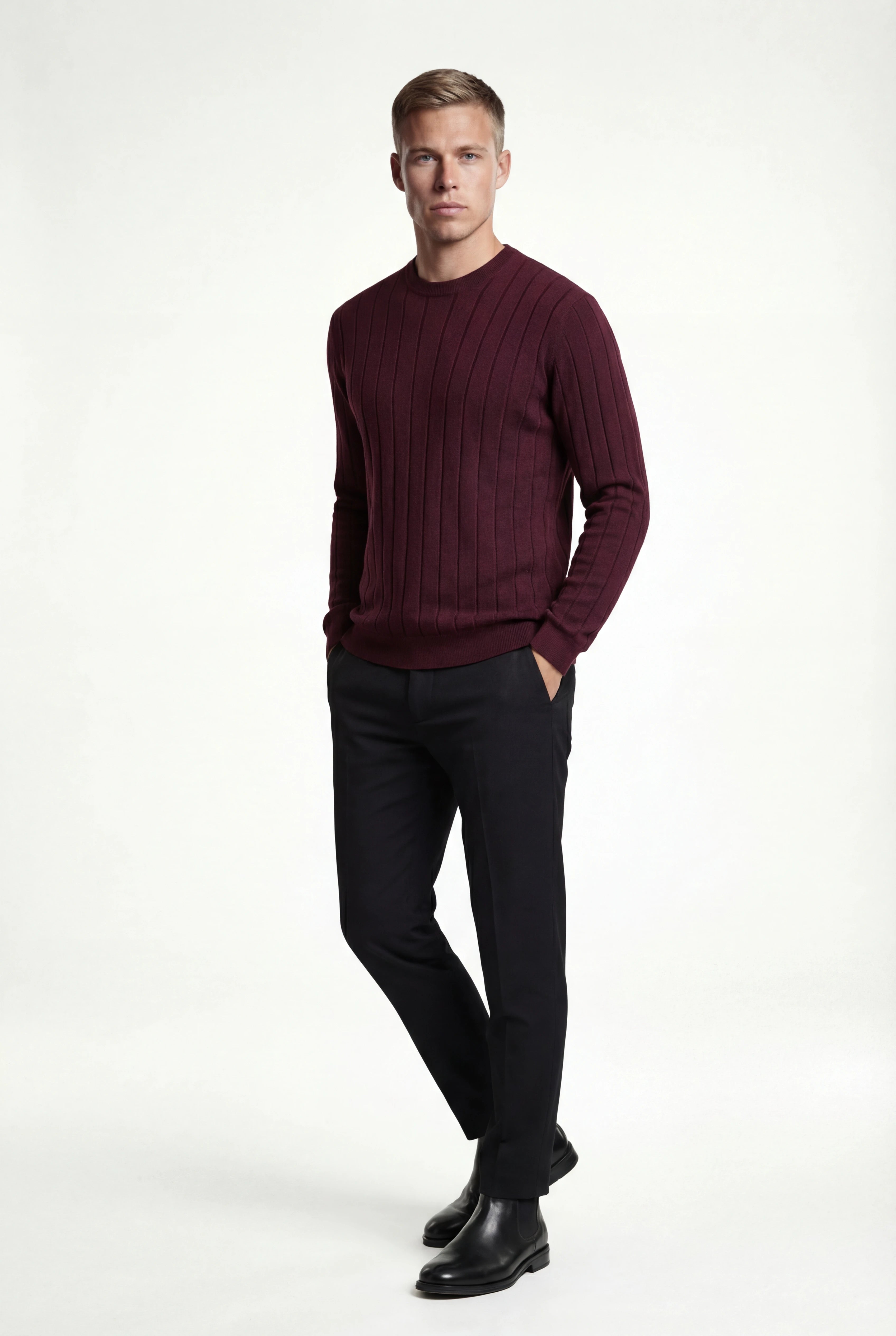 Ribstrikket herresweater med rund hals – Langærmet, bourgogne