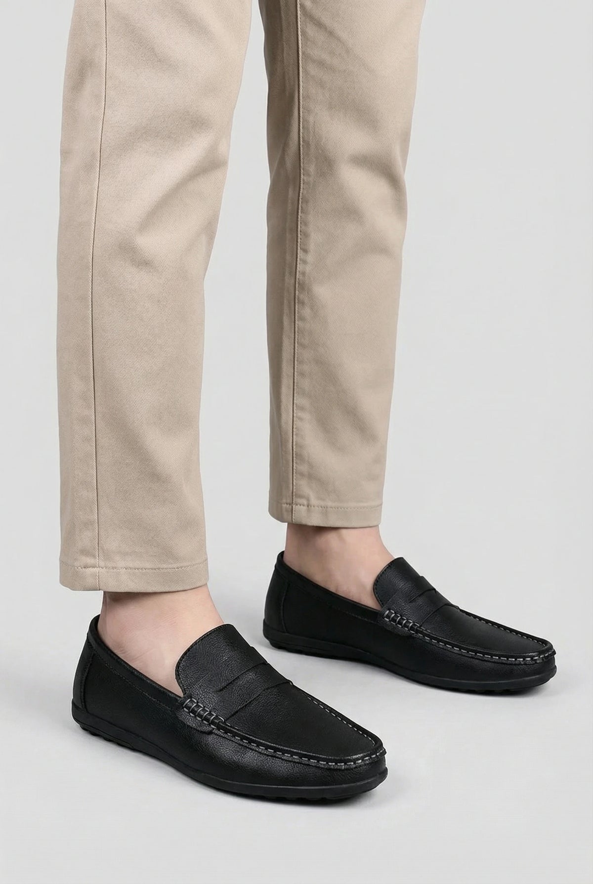 Sorte slip-on penny loafers til mænd med gummisål - Loafers - Valmont Wear