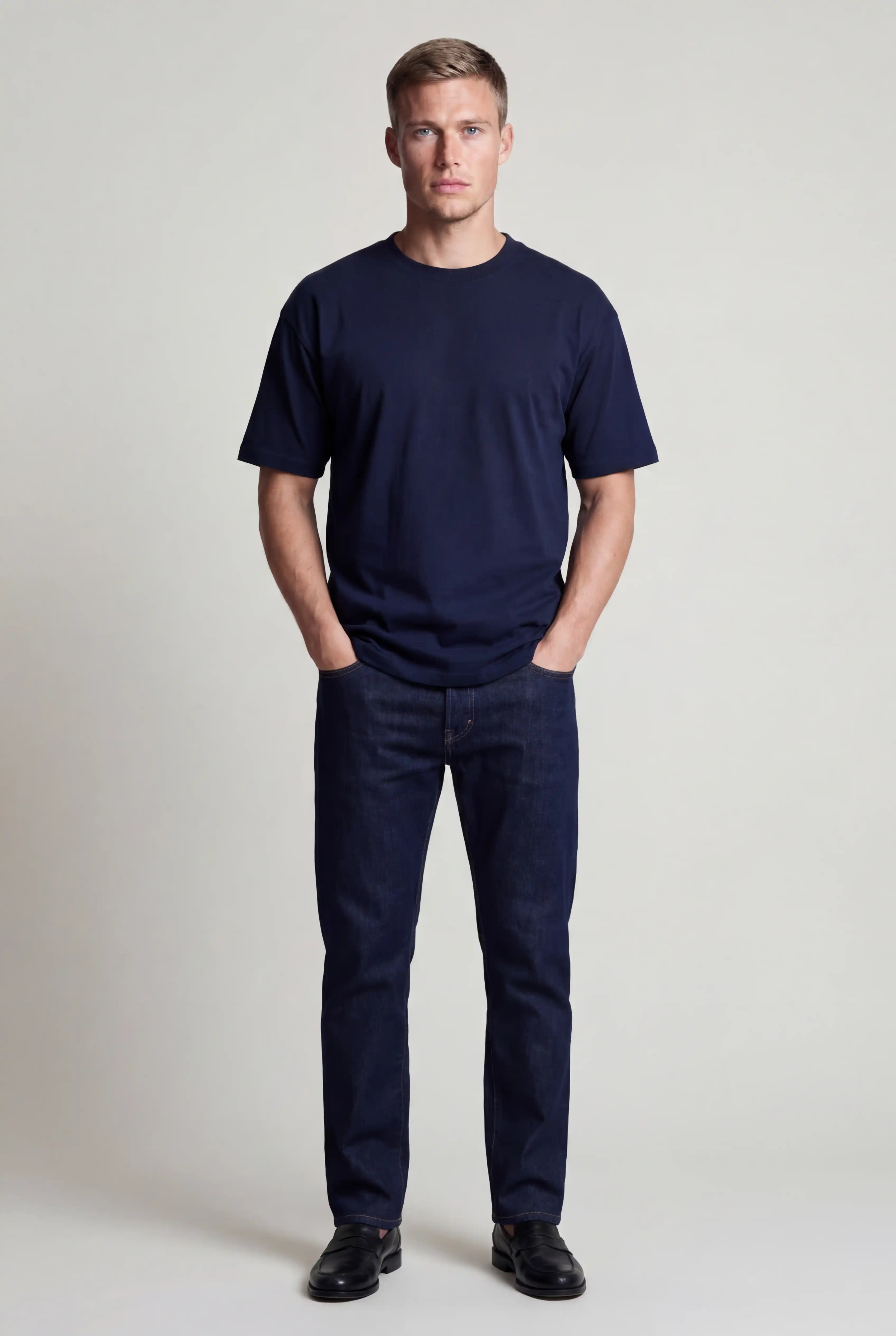 Herre T-shirt i Bomuld – Åndbar Kortærmet Rund Hals – Marineblå