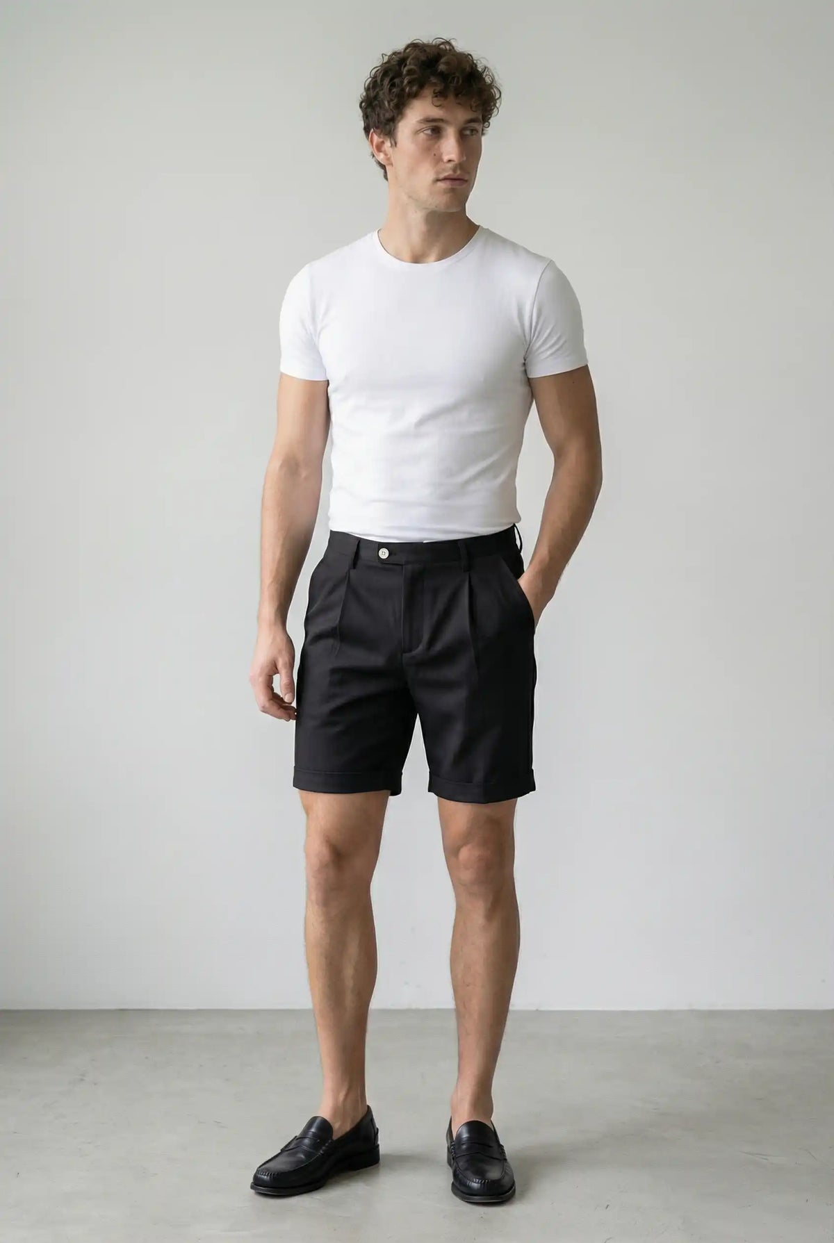 Herreshorts med læg og lommer - sort og alsidige - Shorts - Valmont Wear