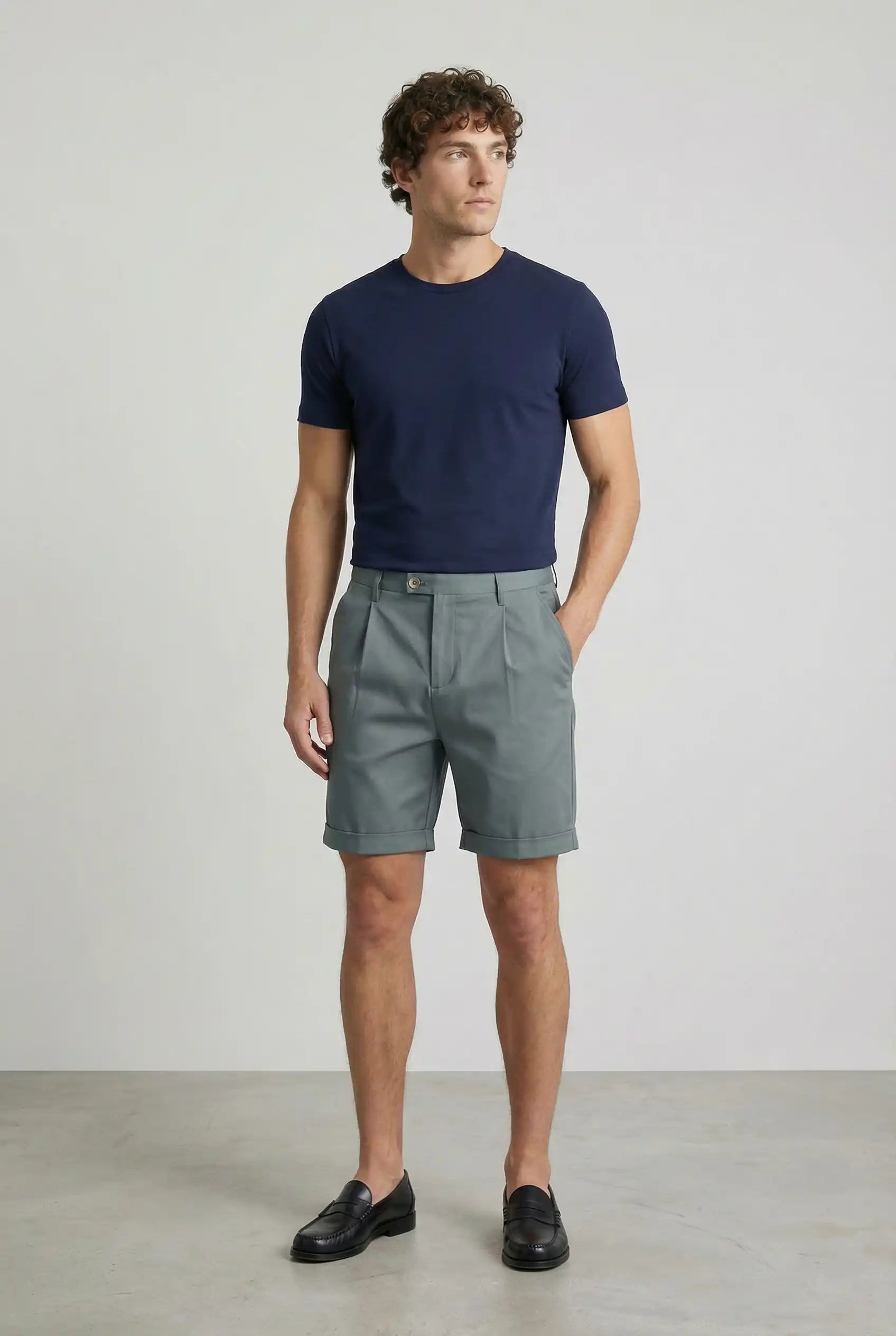 Herreshorts med læg og lommer - skifergrå og alsidige - Shorts - Valmont Wear