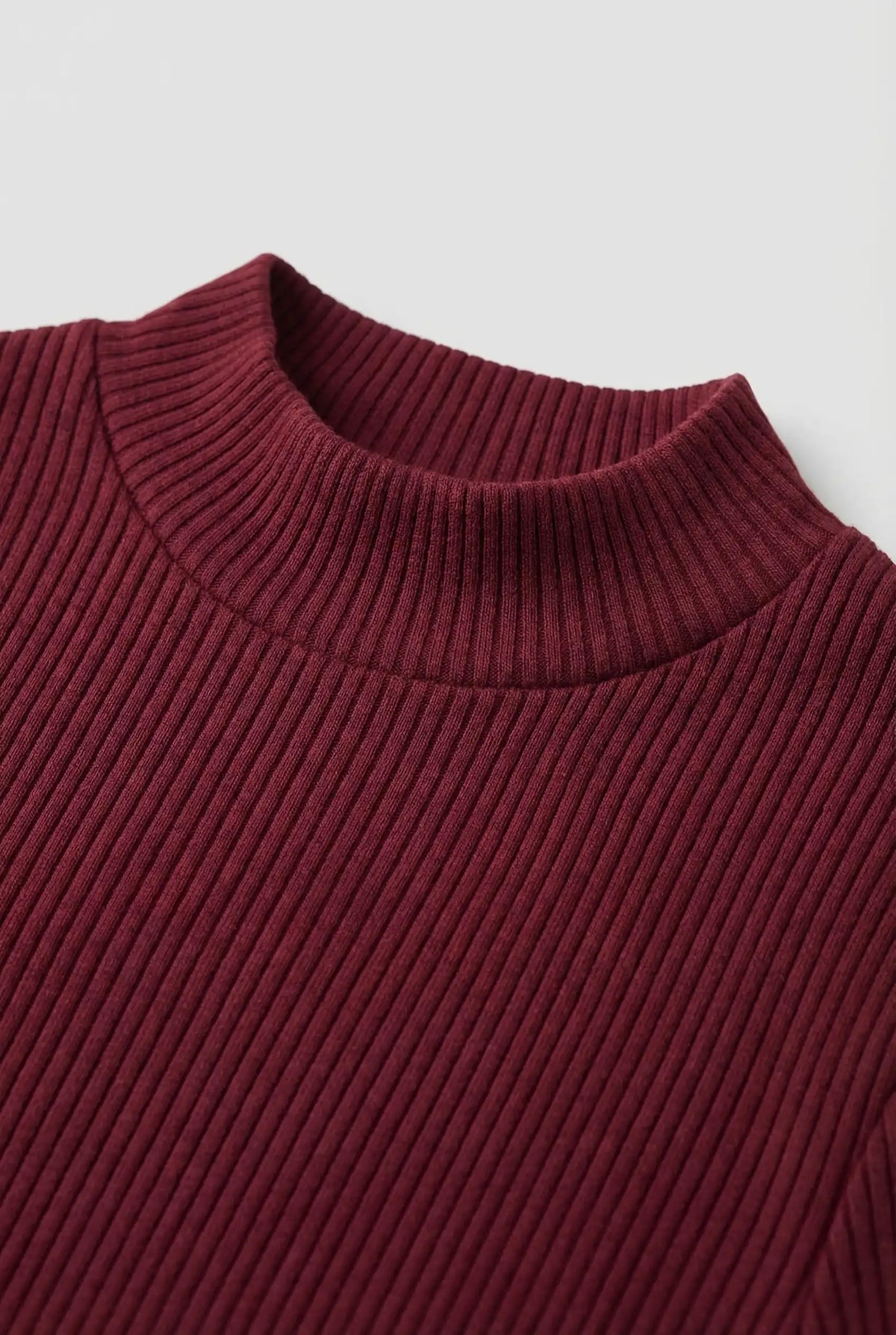Ribstrikket Mock Neck T-Shirt Herre Slim Fit – Bordeaux