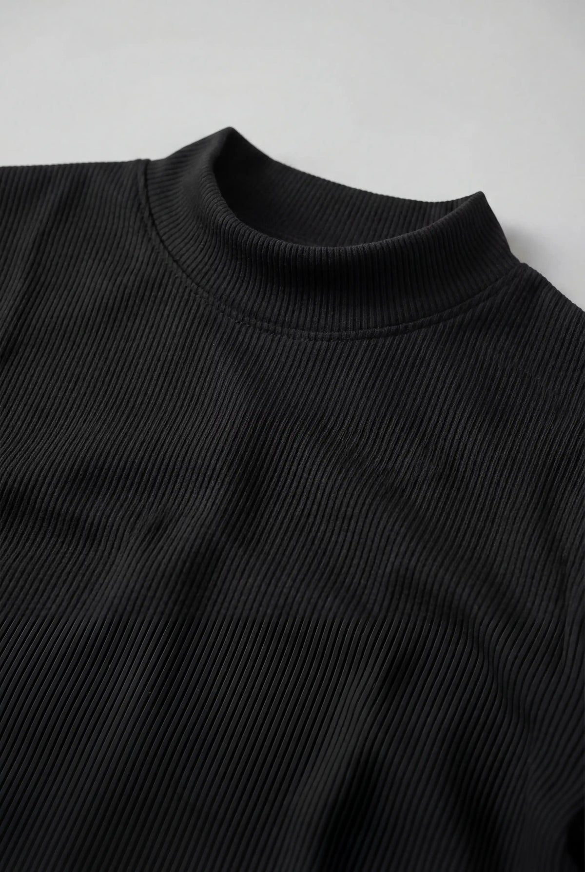 Herre Ribstrikket Mock Neck Slim Fit T-Shirt – Sort