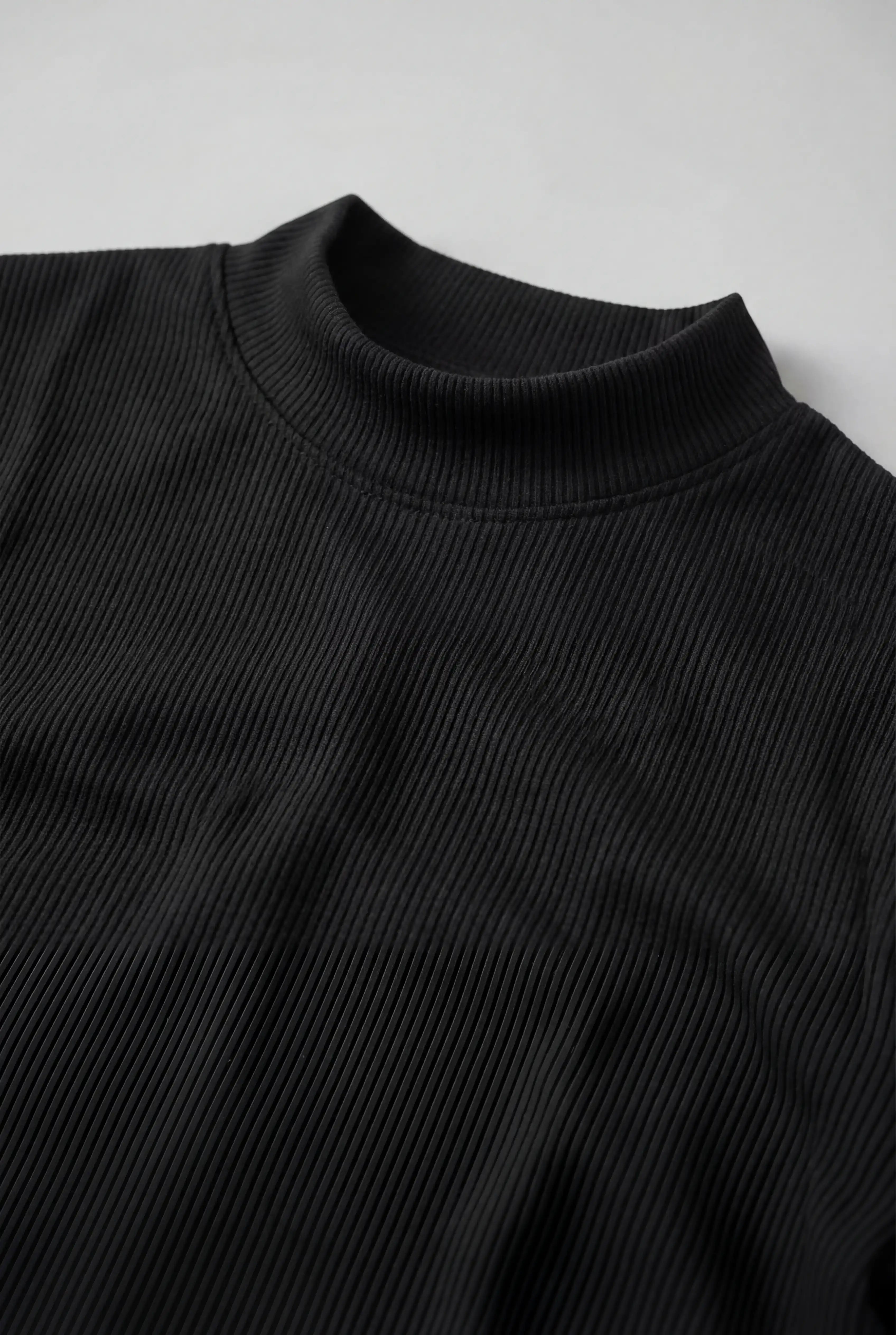 Herre Ribstrikket Mock Neck Slim Fit T-Shirt – Sort