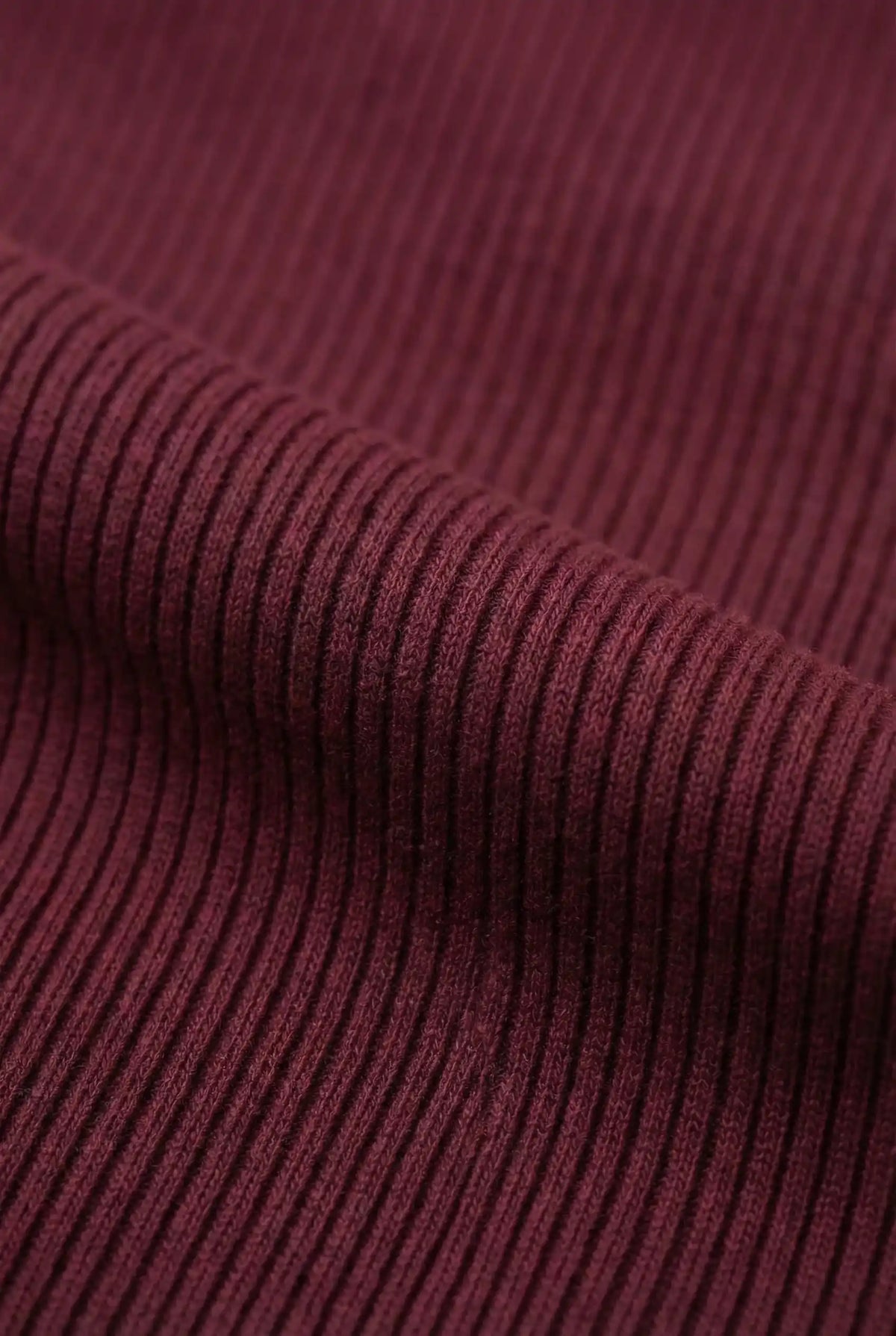 Ribstrikket Mock Neck T-Shirt Herre Slim Fit – Bordeaux