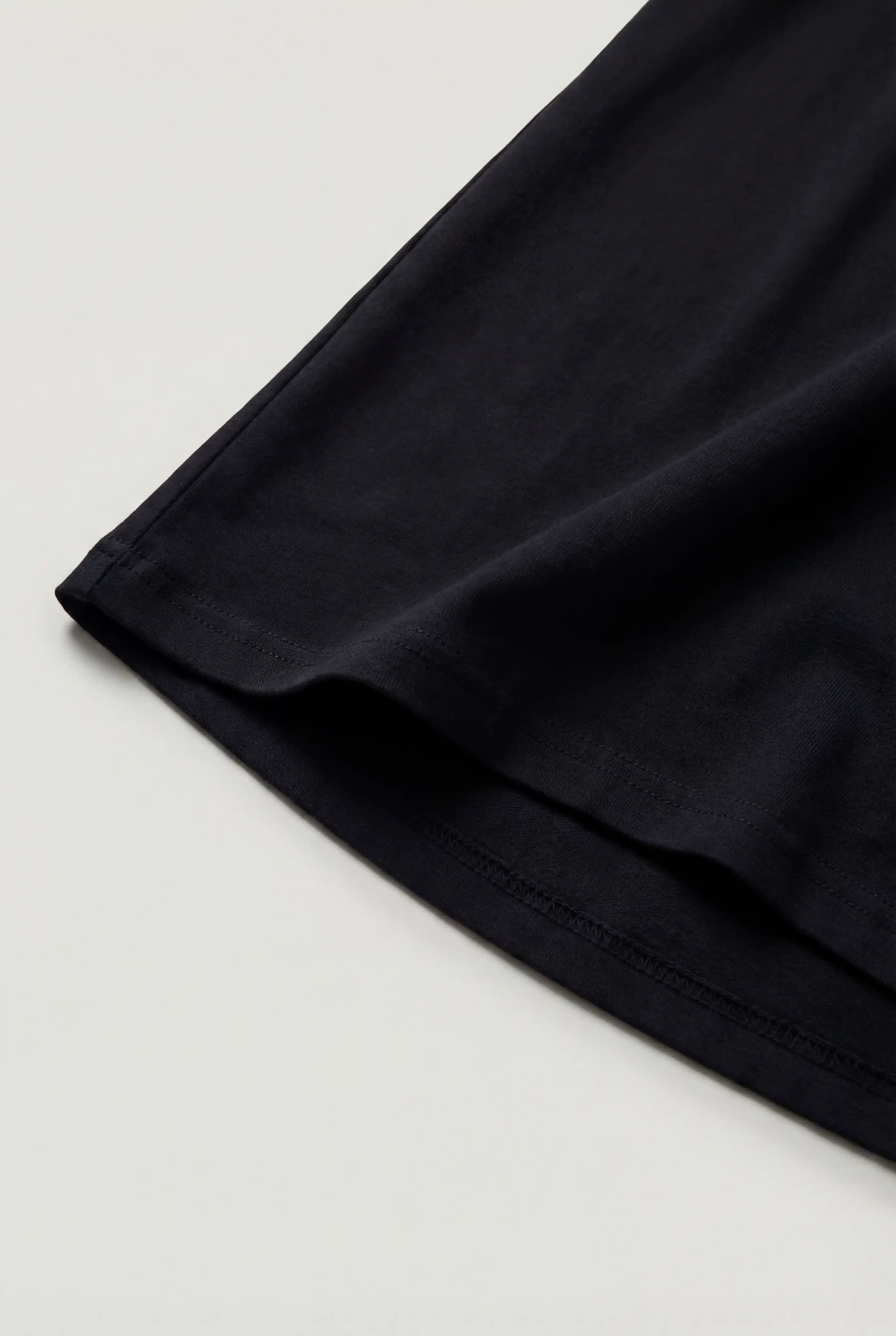 Herre T-shirt i Bomuld – Åndbar Kortærmet Rund Hals – Sort