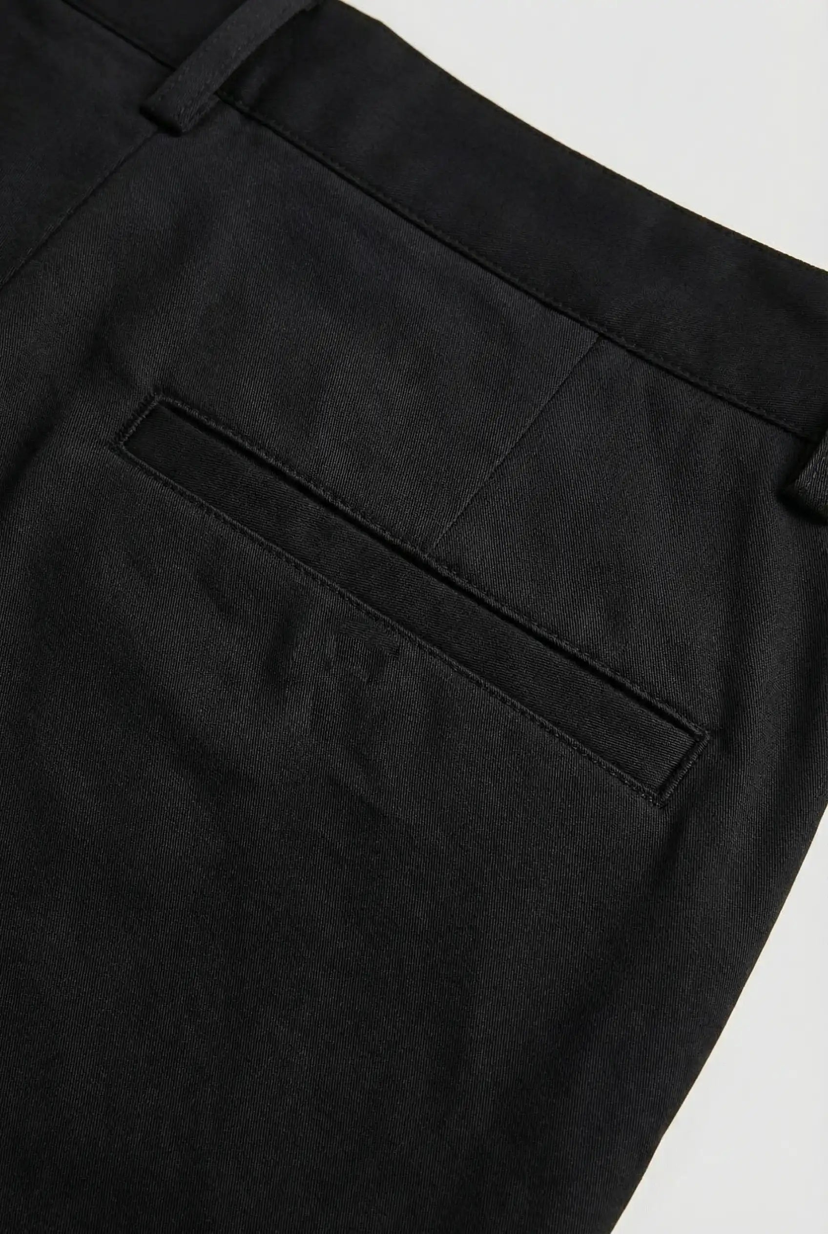 Herreshorts med læg og lommer – sort og alsidige