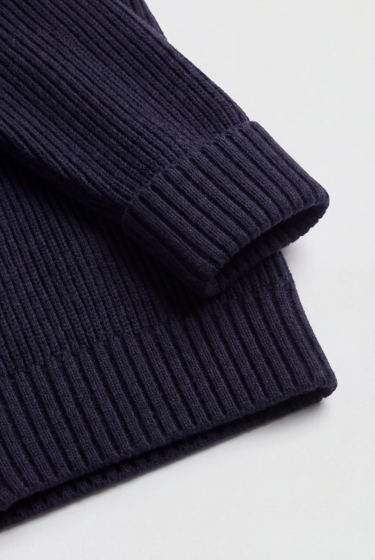 Strikjakke i uld med lynlås og pelsforet krave til mænd - Navy - Regular fit - Jakker - Valmont Wear