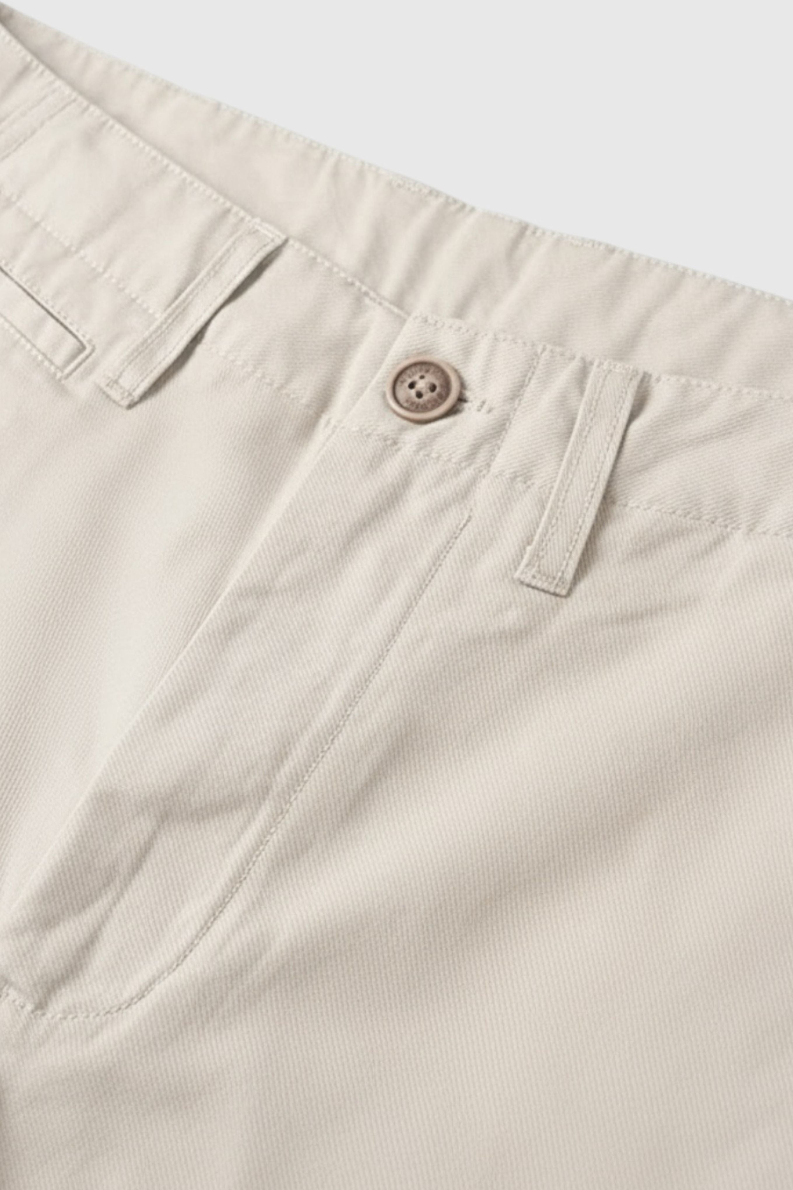 Herre Chinos i Sandy Beige – Løs Pasform