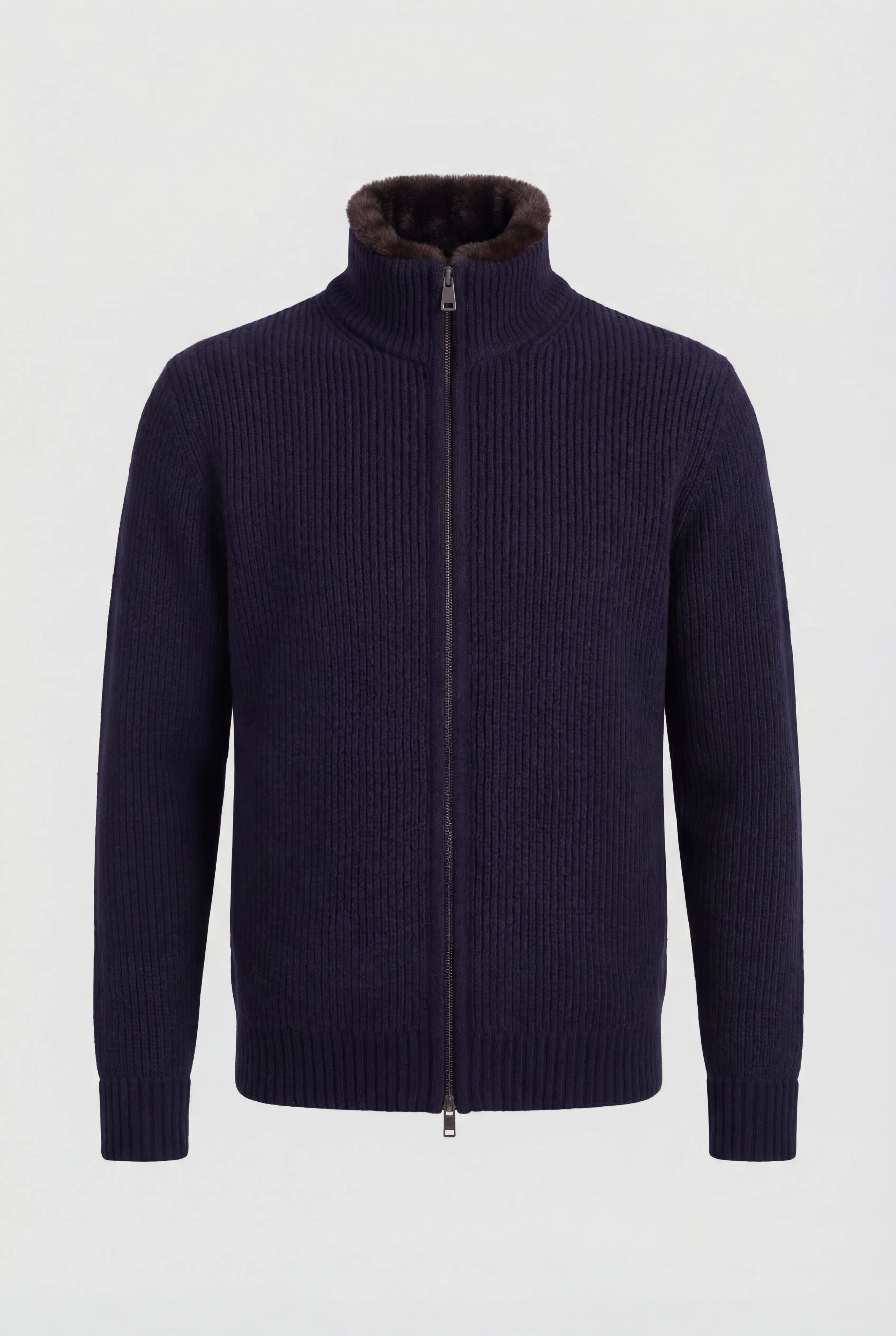 Strikjakke i uld med lynlås og pelsforet krave til mænd – Navy – Regular fit