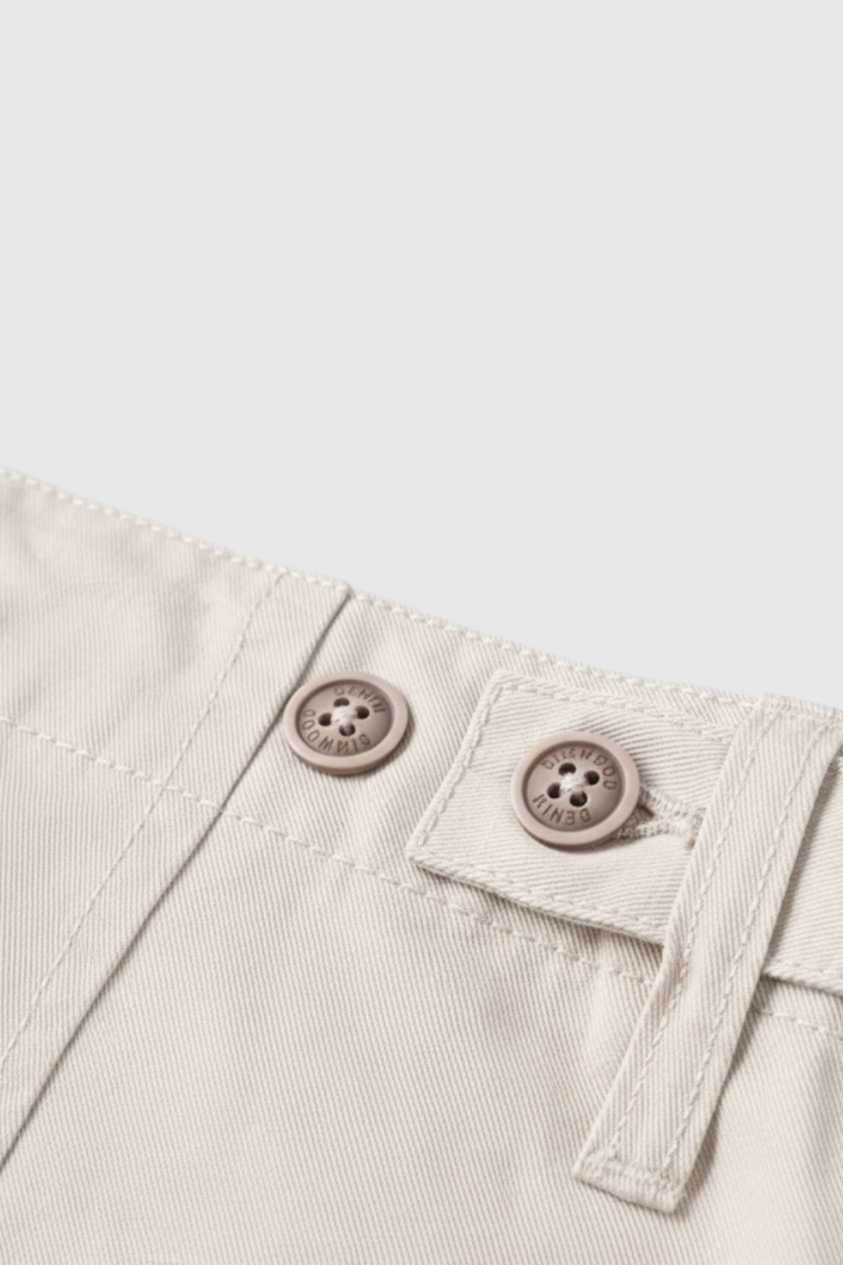 Herre Chinos i Sandy Beige - Løs Pasform - Sand - Chinos - Valmont Wear