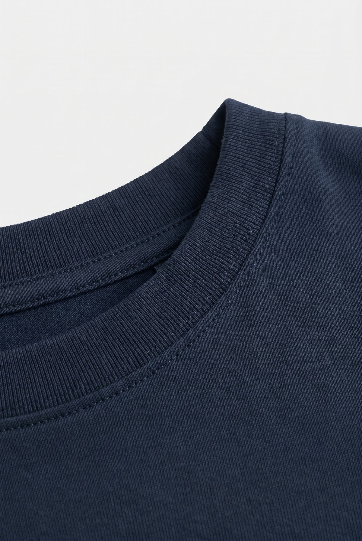 Navy - neckline detail