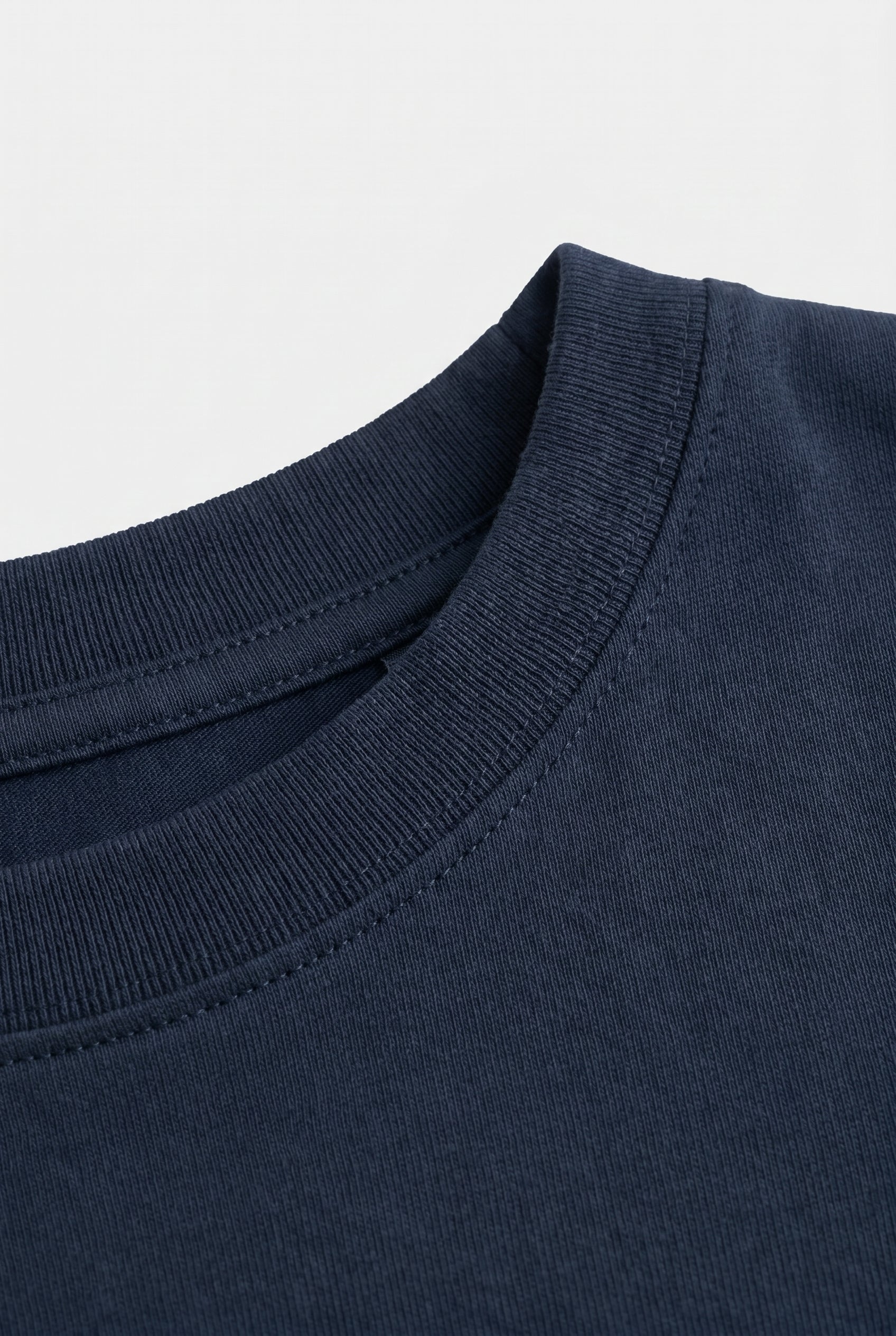 Navy - neckline detail