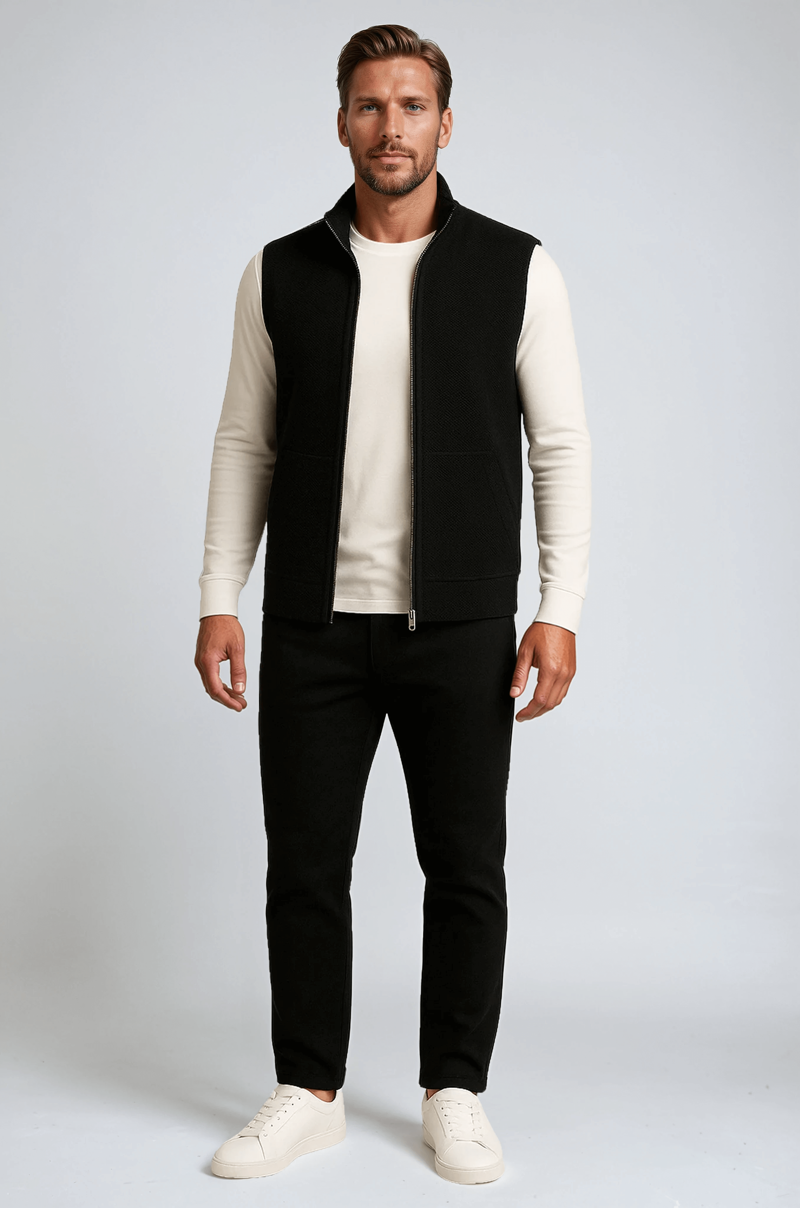 Klassisk Sort Strikket Ærmeløs Vest - - Veste - Valmont Wear