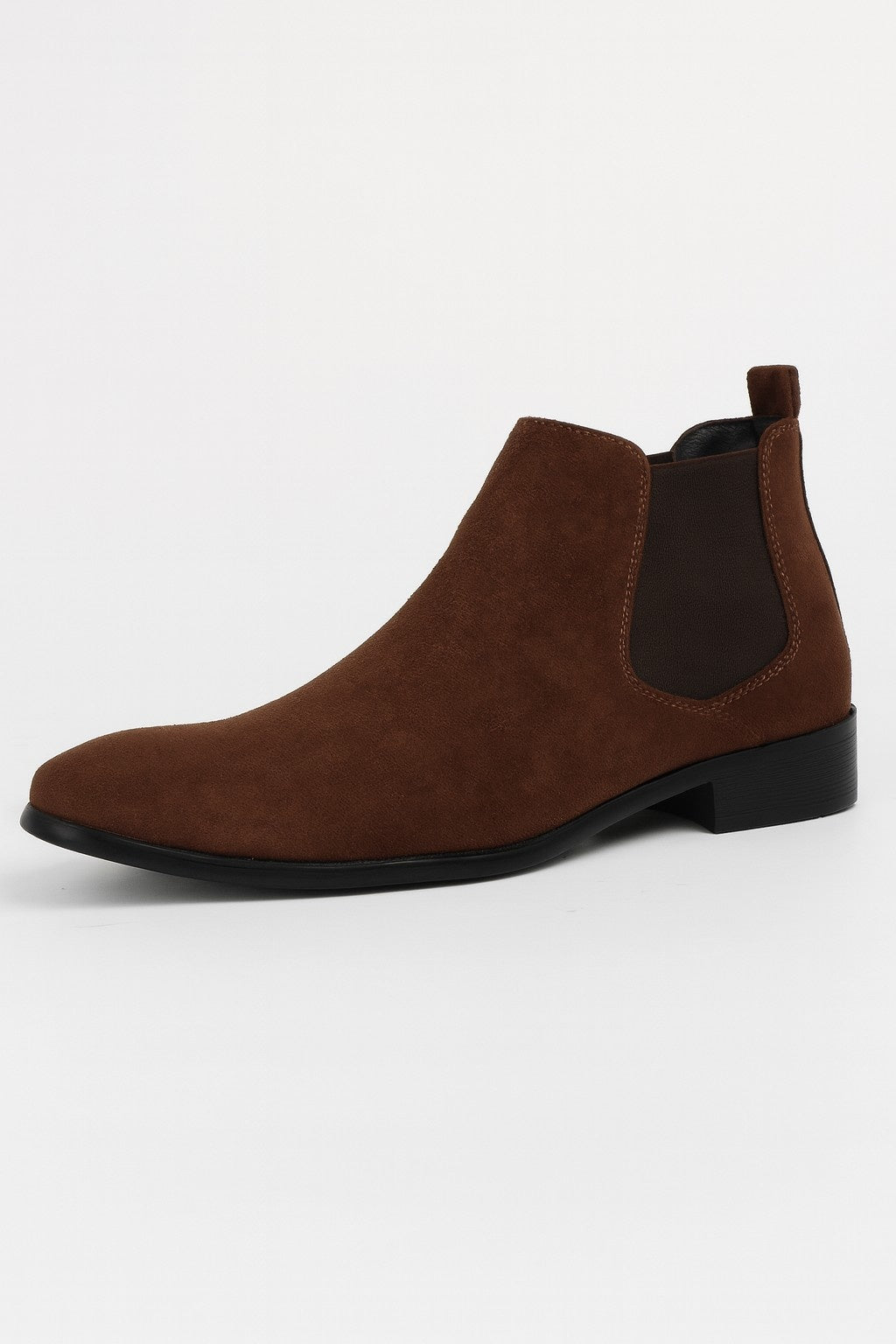 Minimalist Slip-On Chelsea Boots – Brun Ruskind-look, Elastiske Sidepaneler, Flad Hæl - - Boots - Valmont Wear