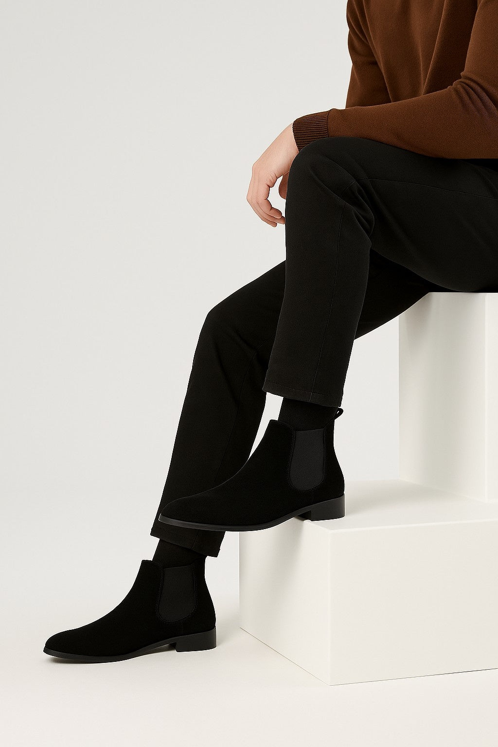 Minimalist Slip-On Chelsea Boots – Sort Ruskind-look, Elastiske Sidepaneler, Flad Hæl - - Boots - Valmont Wear