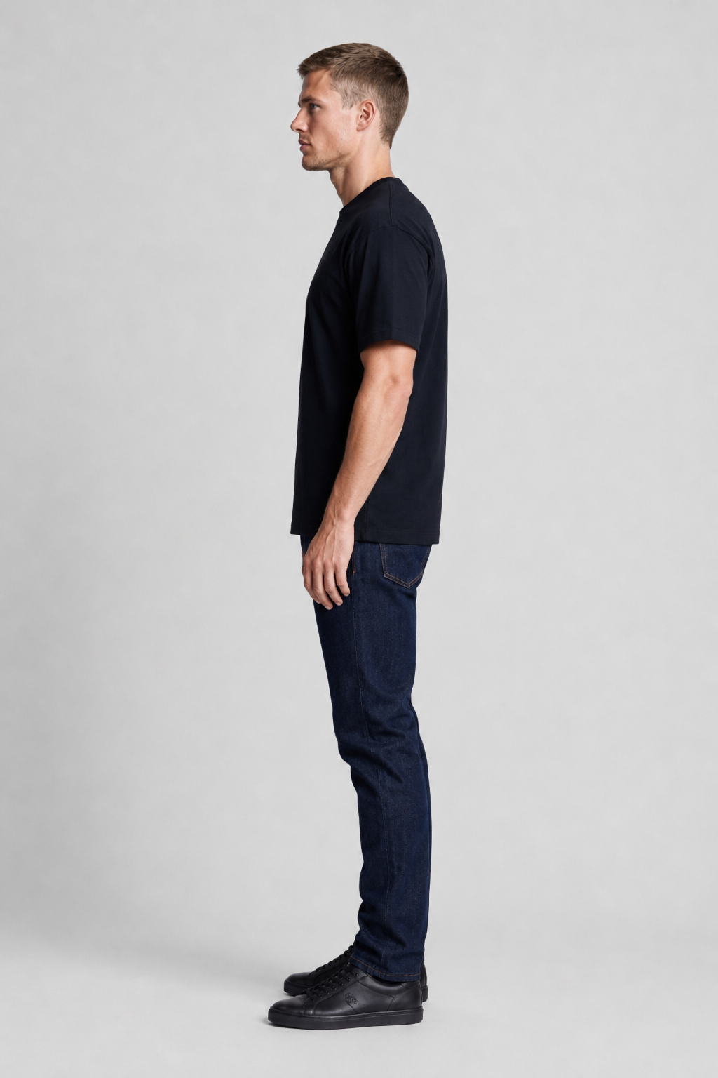 T-Shirt til Mænd - Sort - Blød Bomuldsblanding - Kortærmet Rund Hals - - Herre T-shirts - Valmont Wear