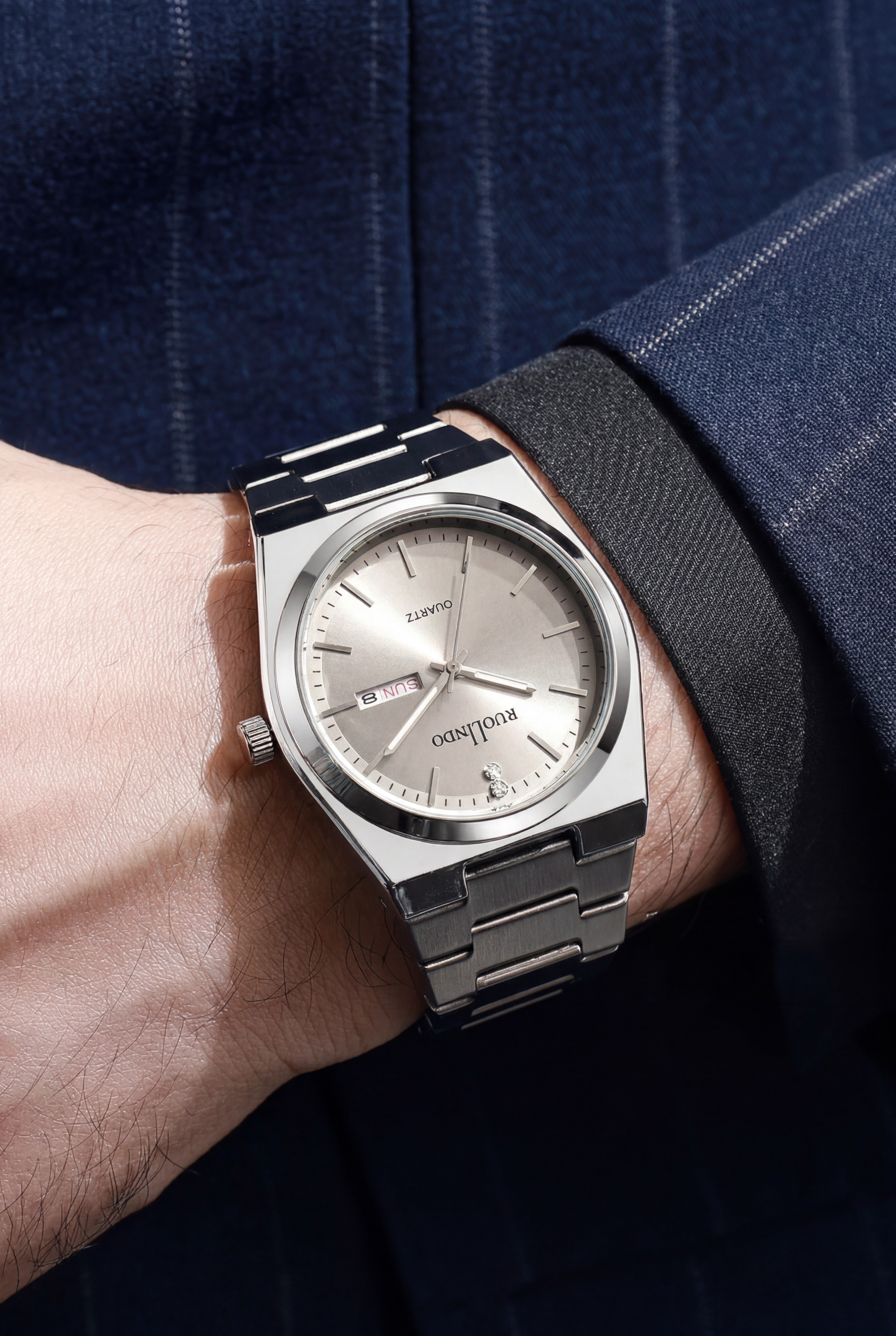 Men's watch in silver steel – Classic quartz watch with date for men - Premium quality, fast delivery
