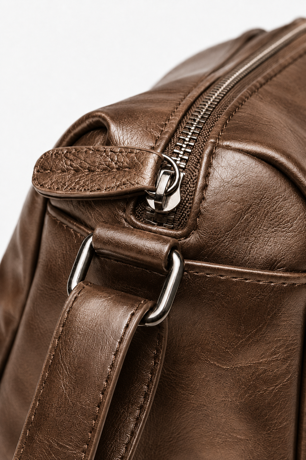 Brown Crossbody Bag for Men – Adjustable Shoulder Strap and Organized Interior
