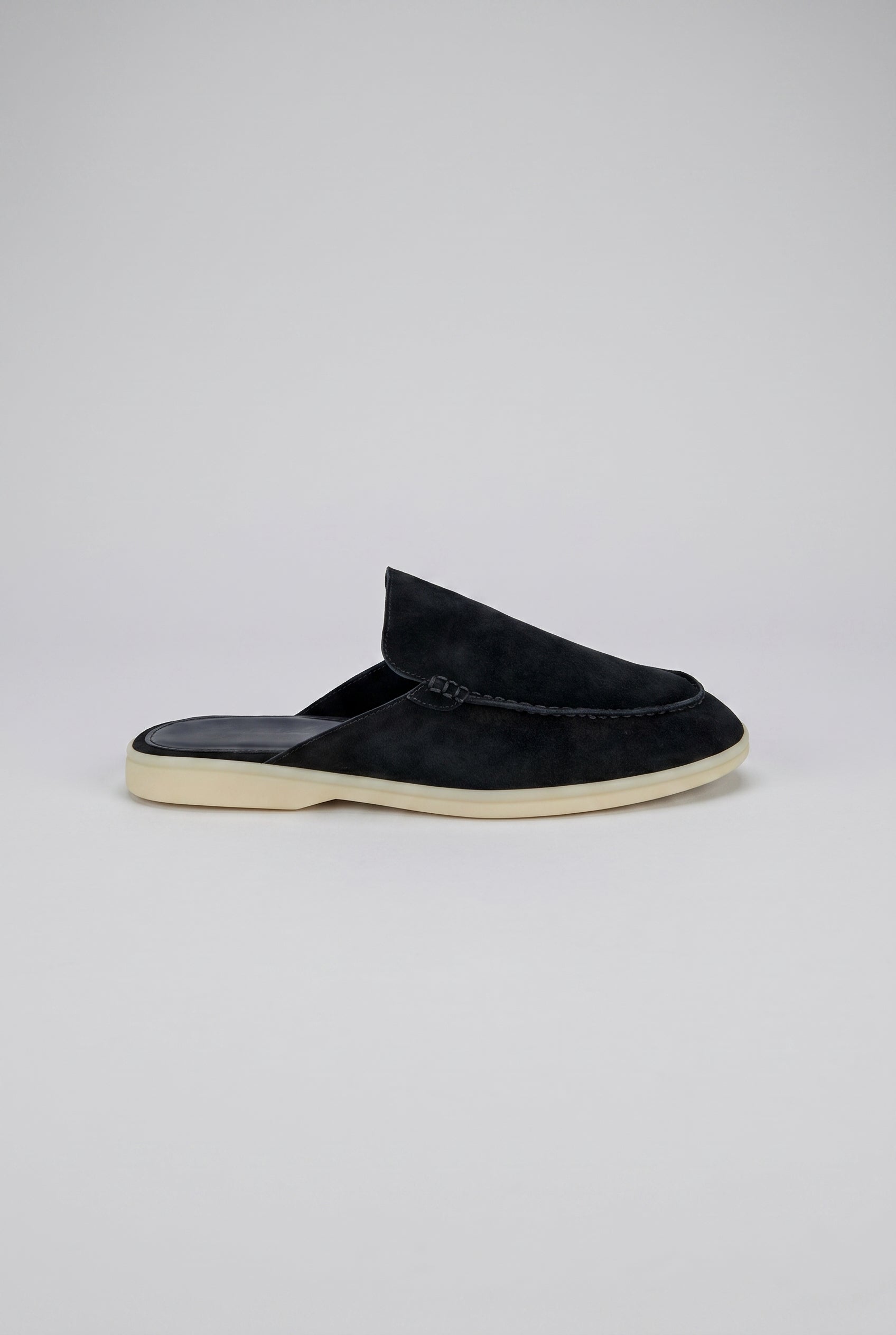 Mule Loafer in Black Suede