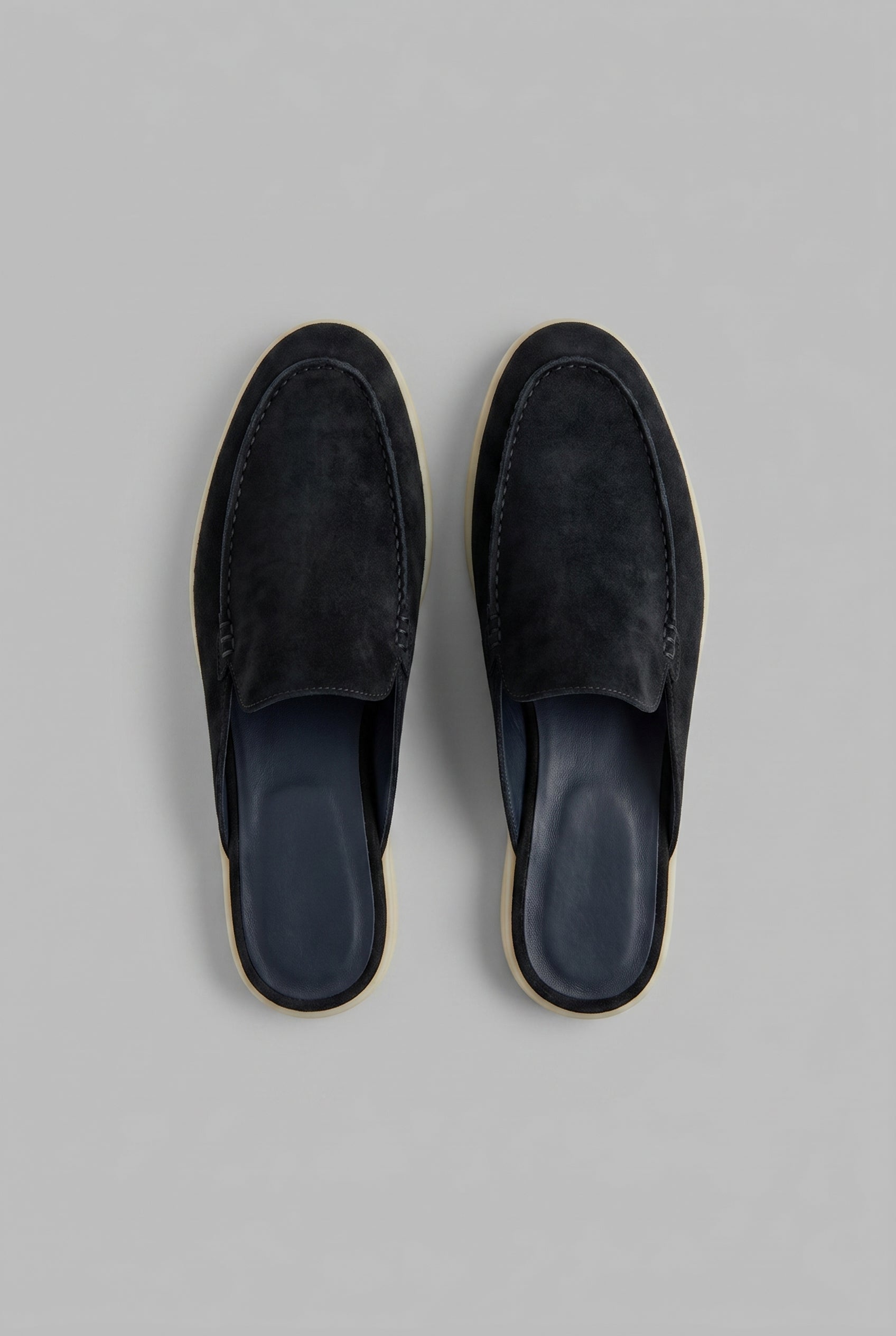 Mule Loafer in Black Suede