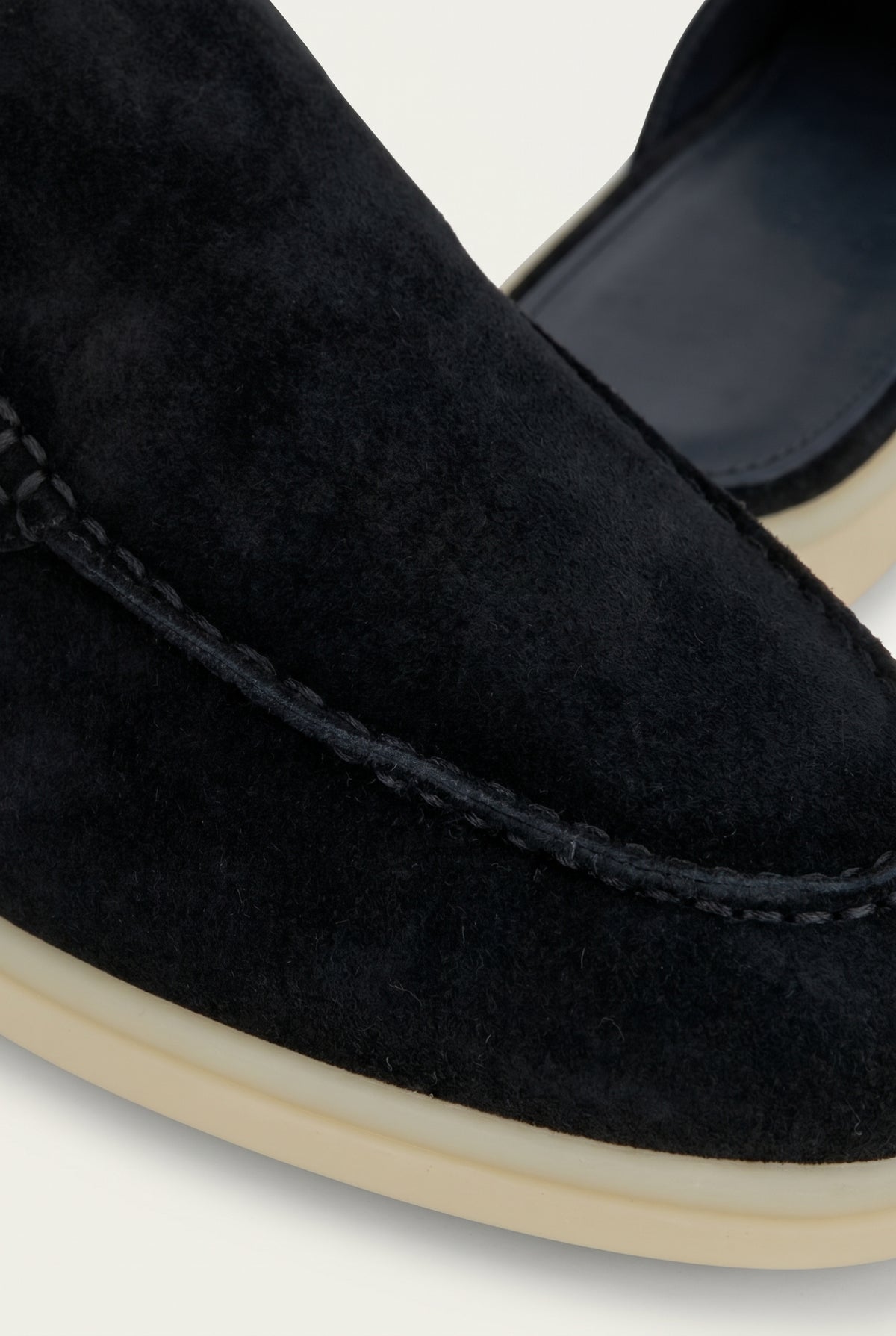 Mule Loafer in Black Suede
